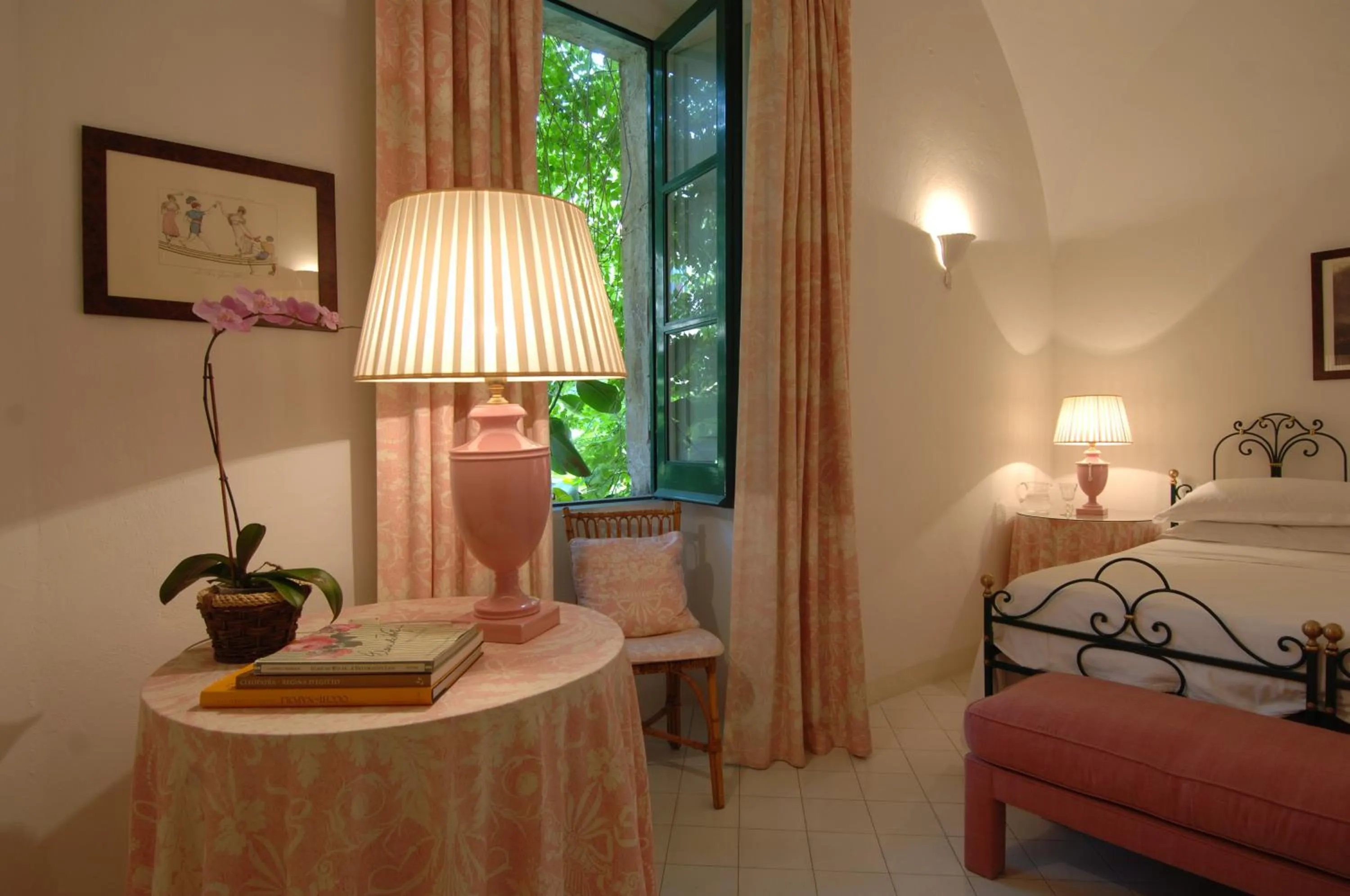 Bathroom, Bed in Palazzo Belmonte