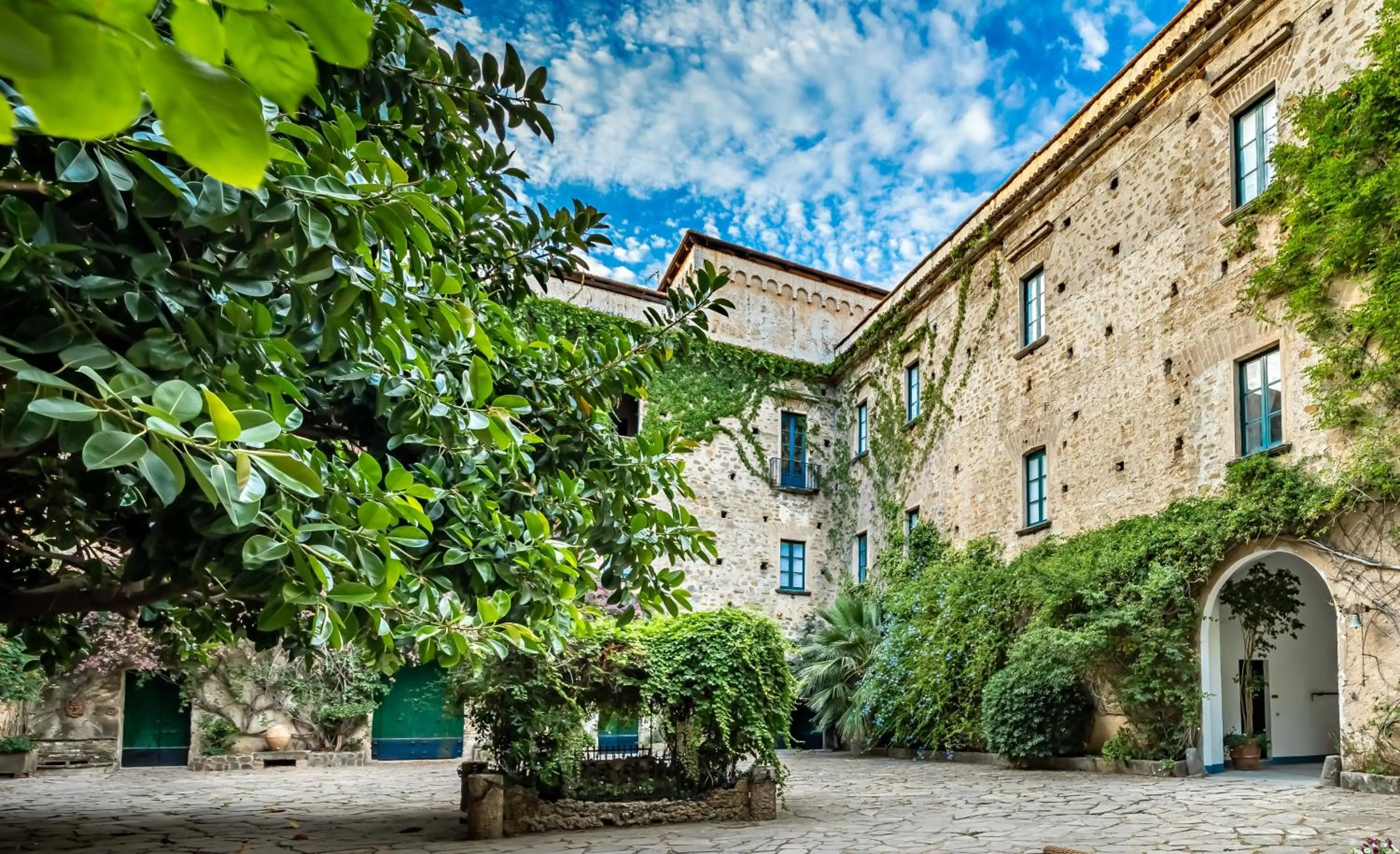 Property building in Palazzo Belmonte