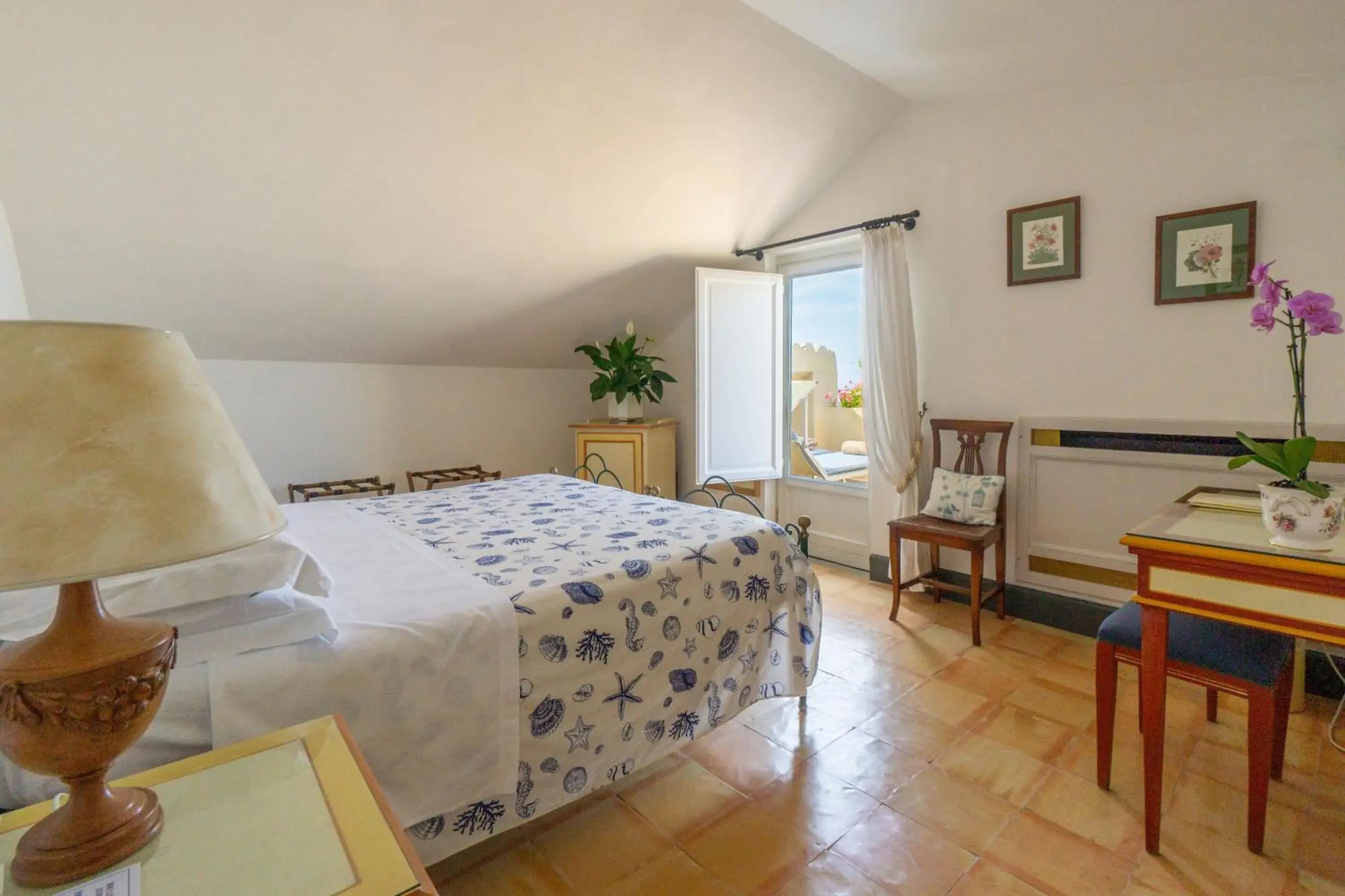 Double or Twin Room with Terrace and Sea View - Attic in Palazzo Belmonte Double or Twin Room with Terrace and Sea View - Attic in Palazzo Belmonte