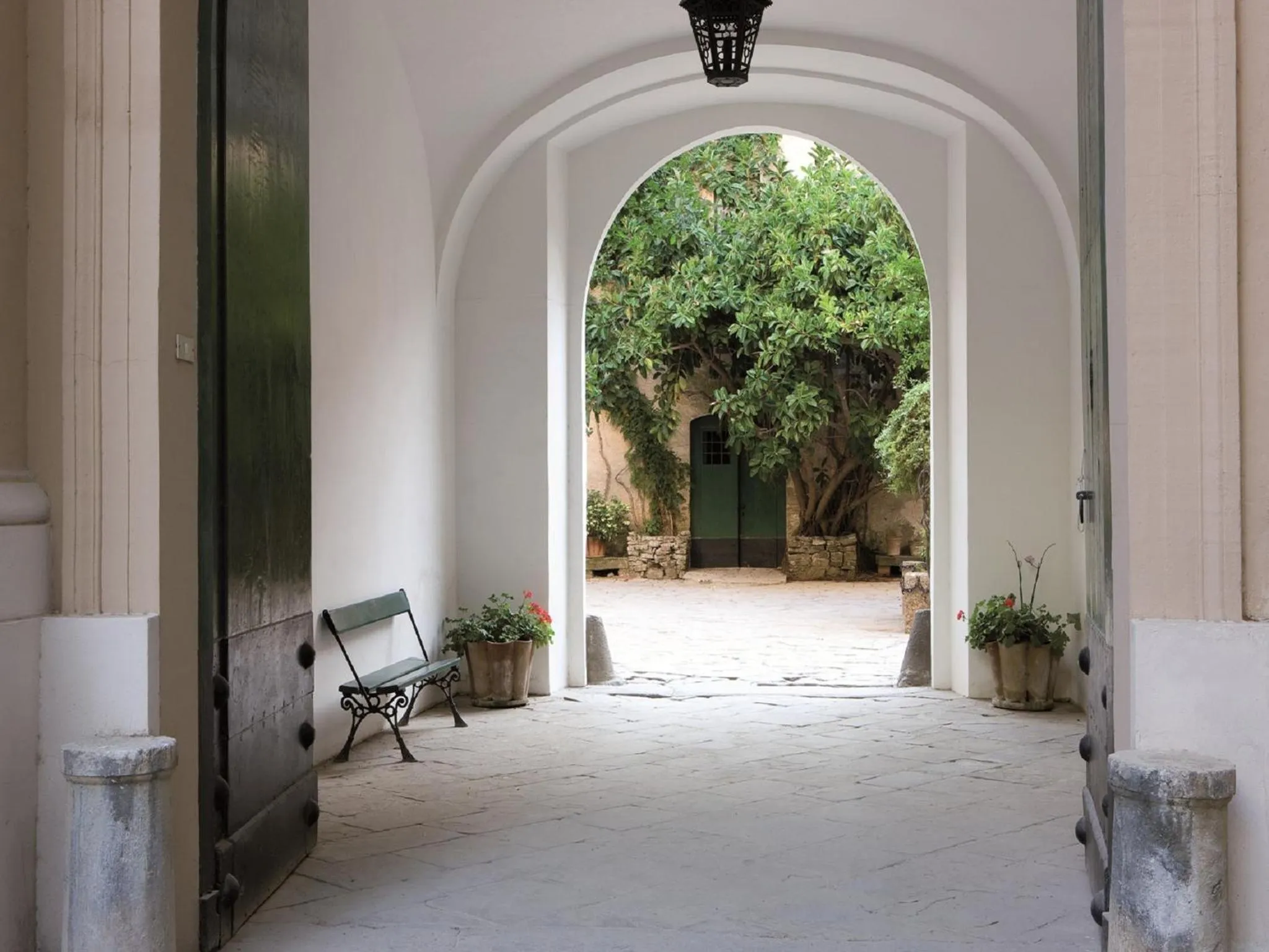Facade/entrance in Palazzo Belmonte