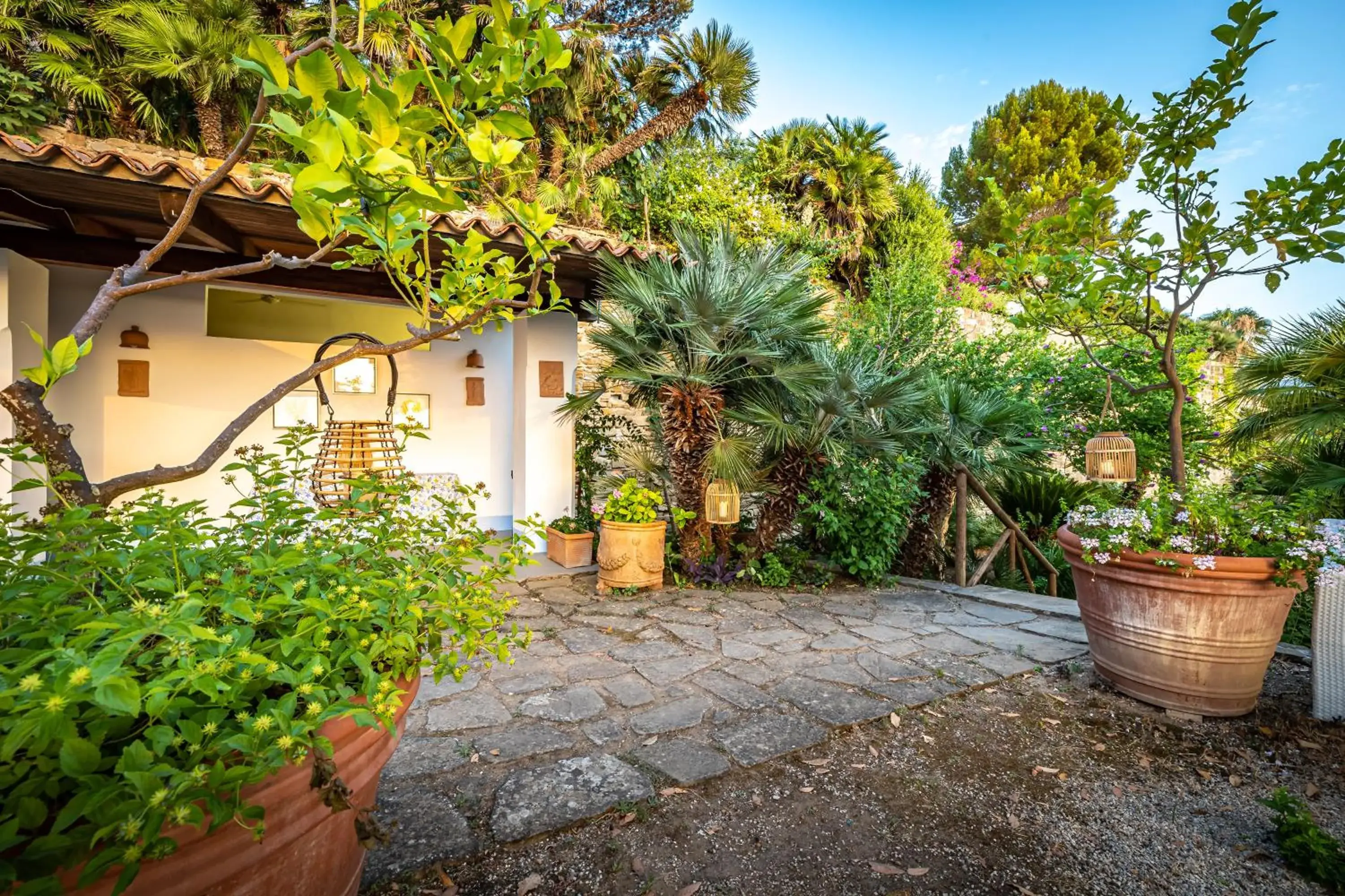 Lounge or bar in Palazzo Belmonte Lounge or bar in Palazzo Belmonte