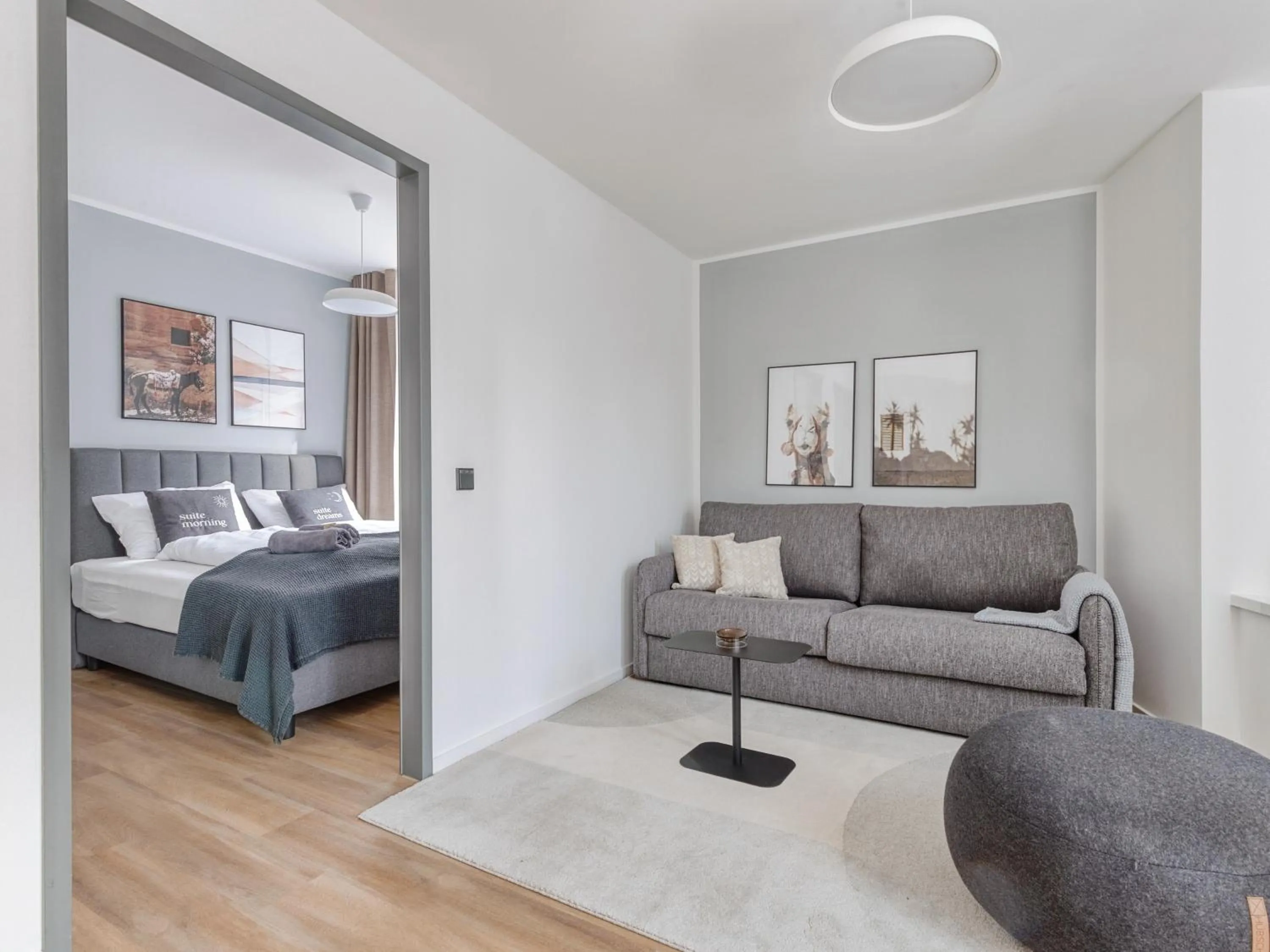 Seating area, Bed in Limehome Essen Kettwiger Straße