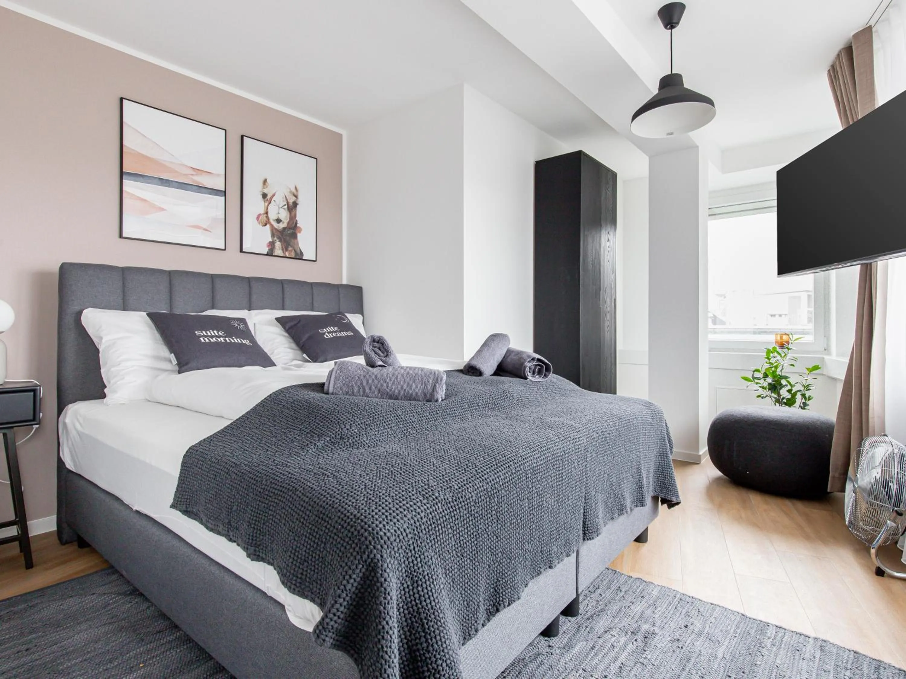 Bed in Limehome Essen Kettwiger Straße