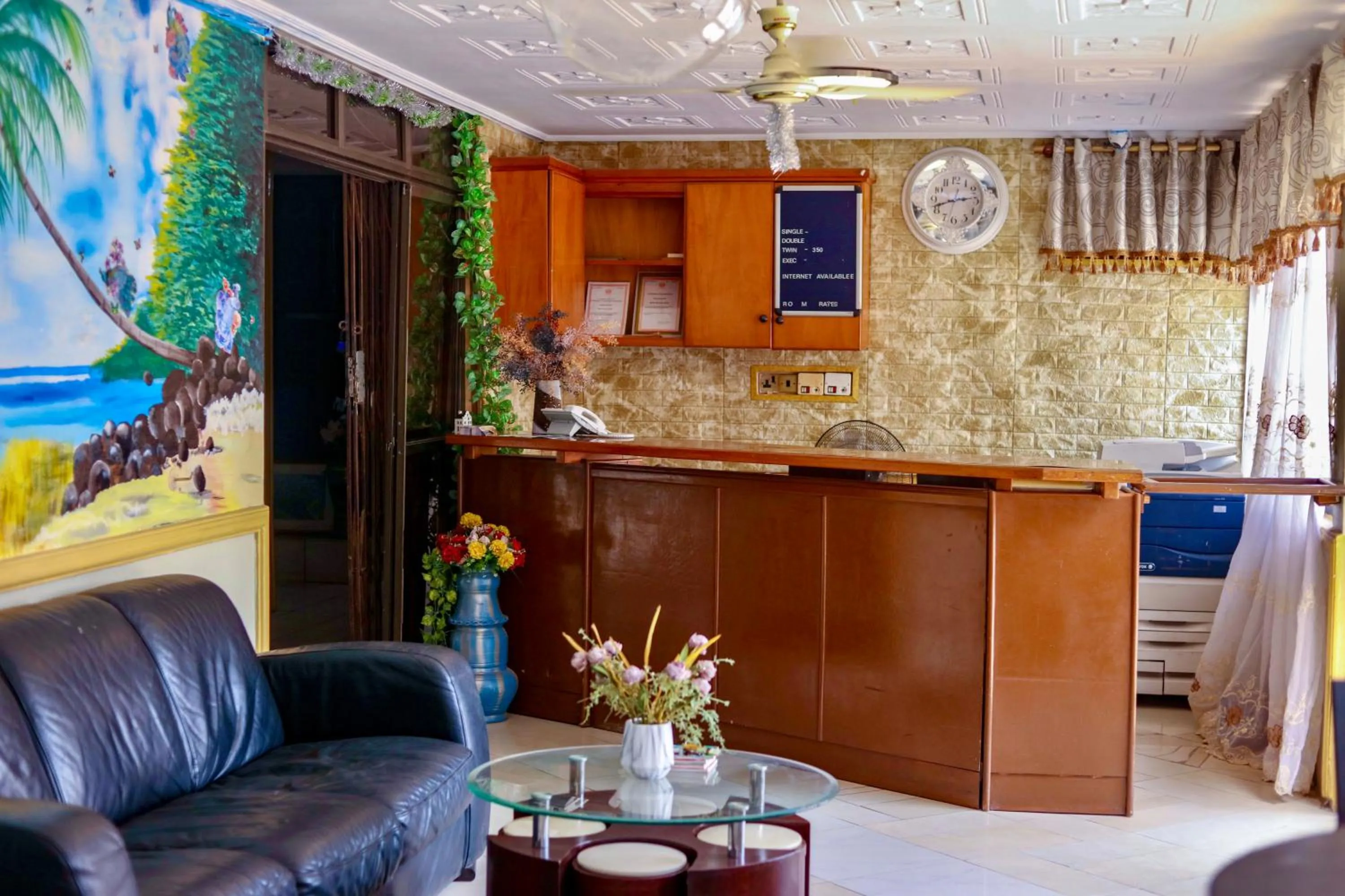 Seating area in Airport Side Hotel