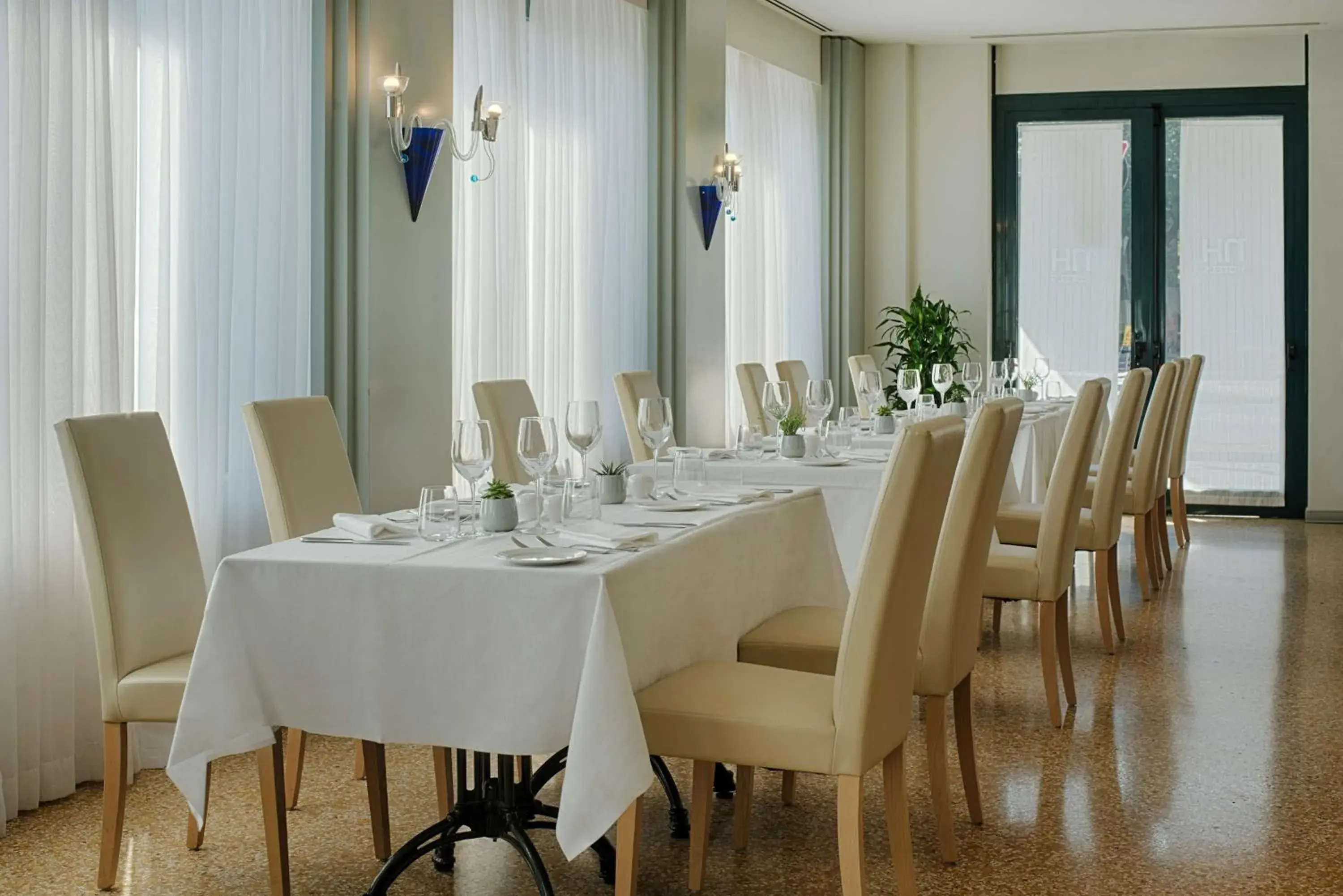 Restaurant/places to eat in NH Ravenna Restaurant/places to eat in NH Ravenna