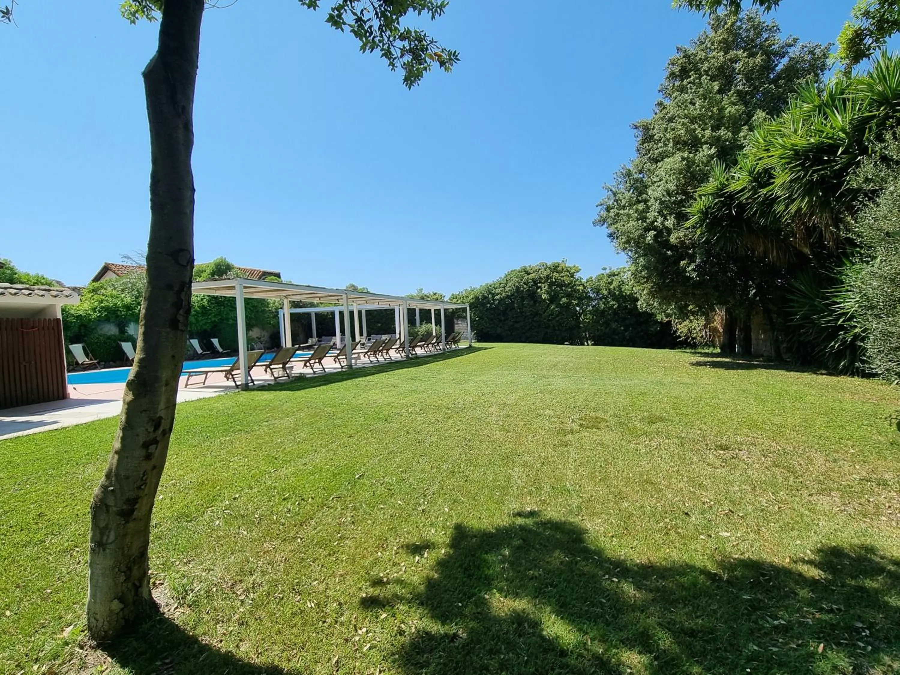 Garden view in Is Benas Country Lodge