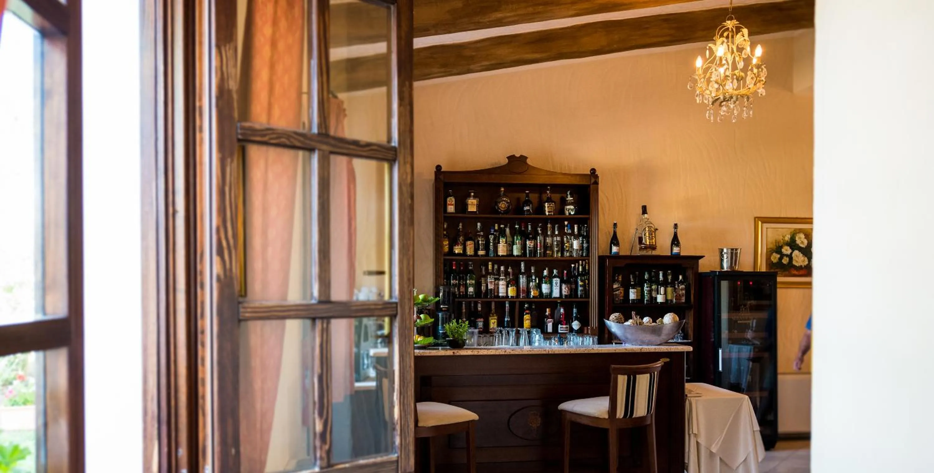 Lounge or bar in Is Benas Country Lodge