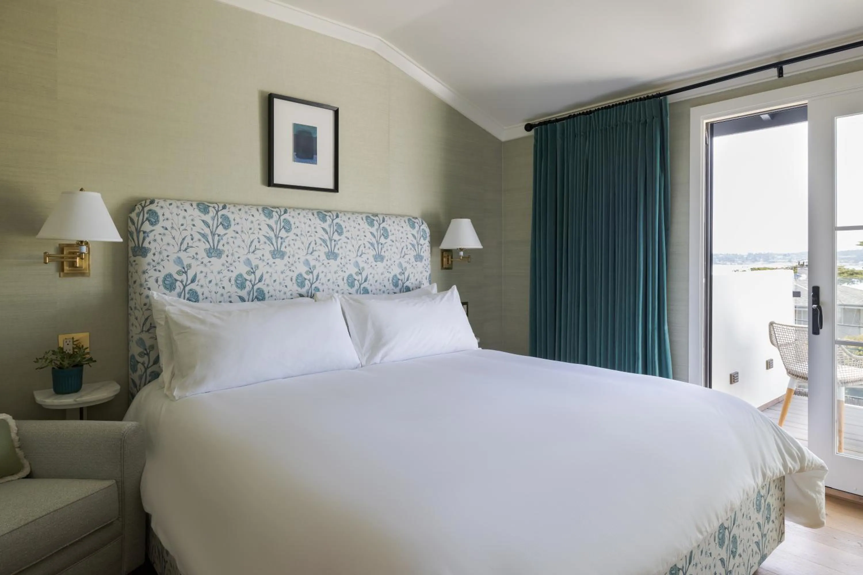 Bed in Villa Mara Carmel