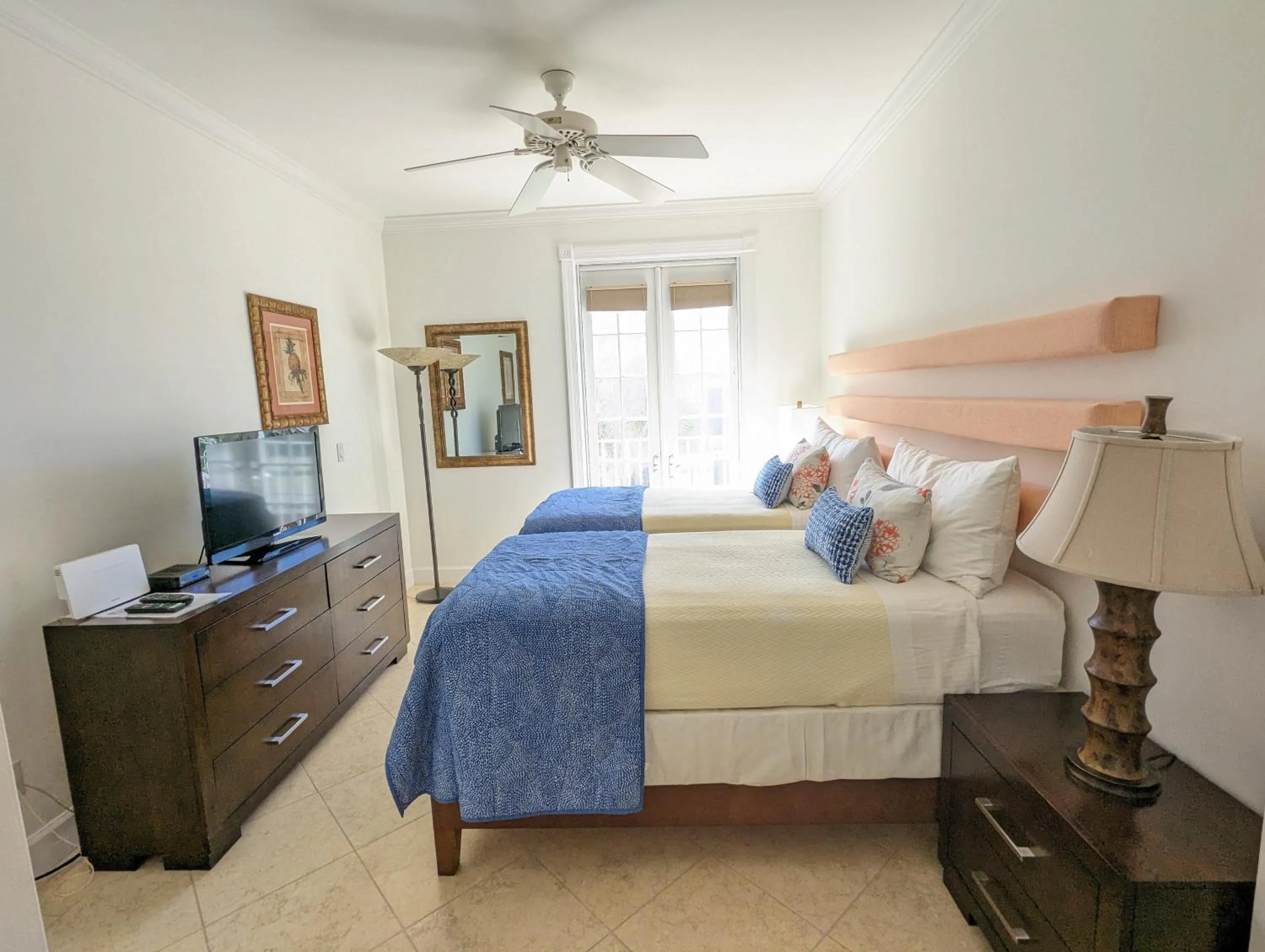 Bed in Villa Renaissance Grace Bay