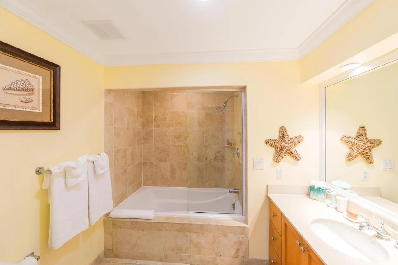 Shower in Villa Renaissance Grace Bay