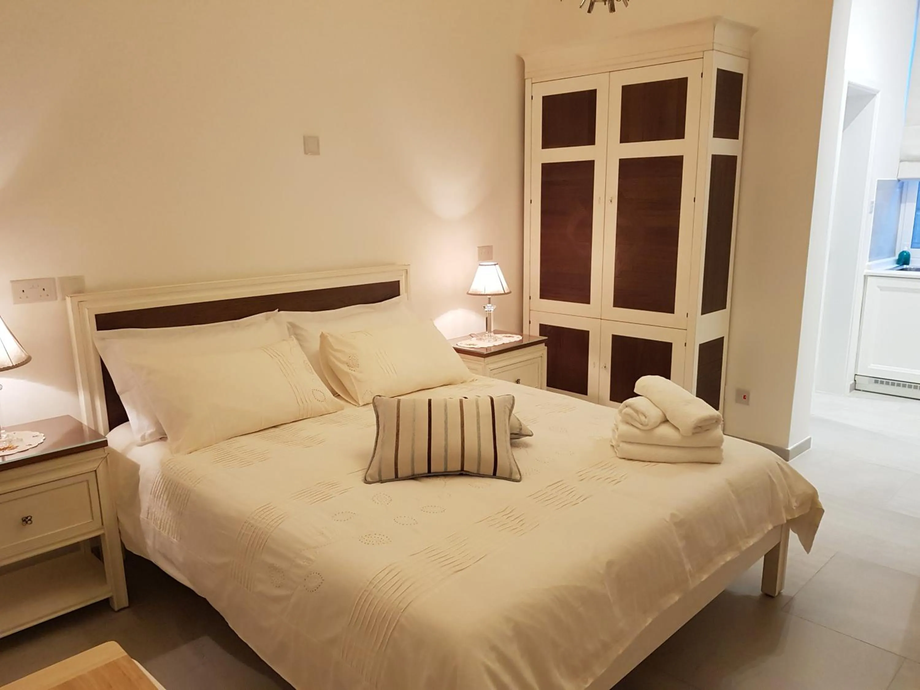 Bedroom, Bed in Tal-Kampjin