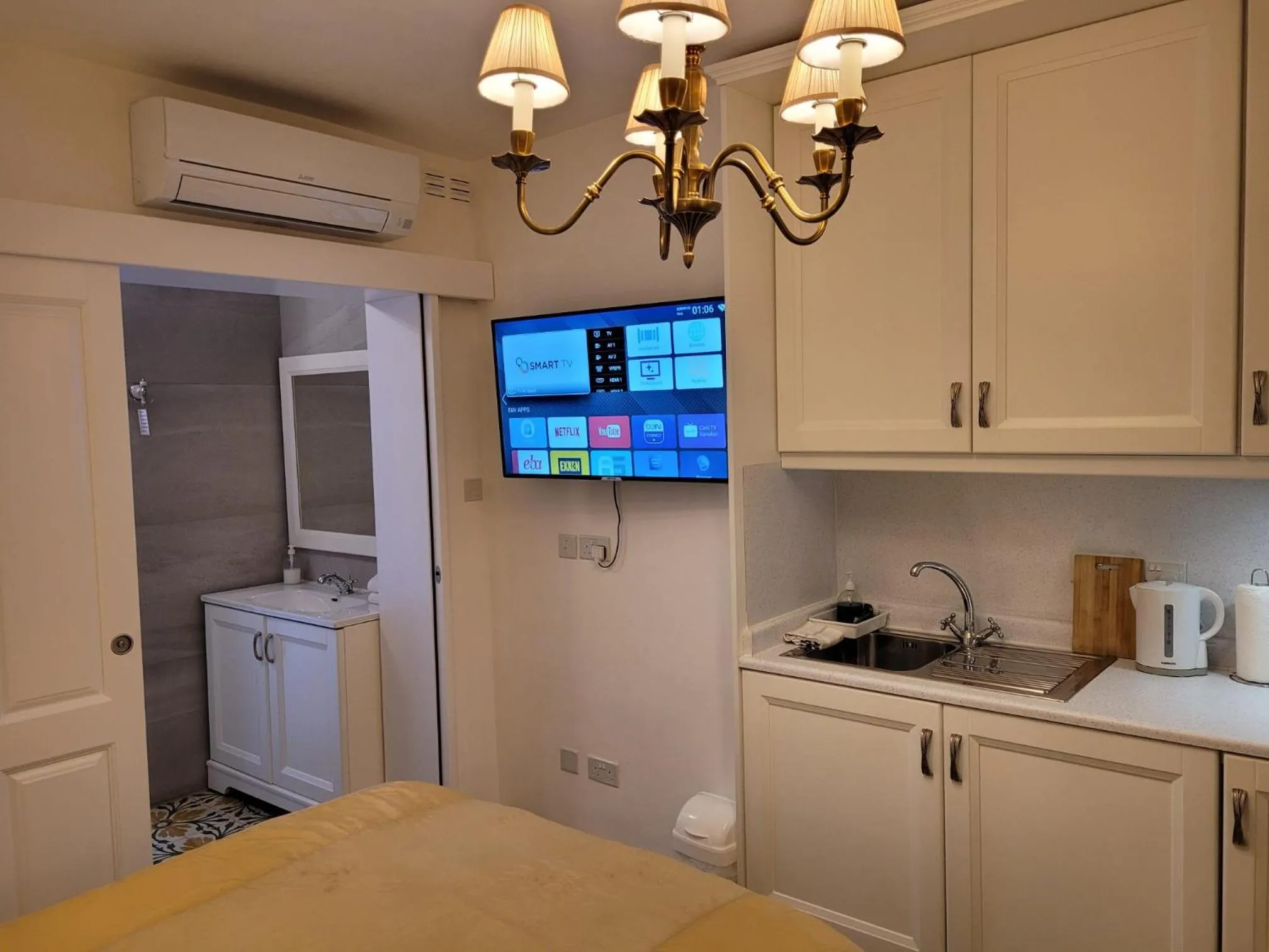 Kitchen or kitchenette, Bed in Tal-Kampjin