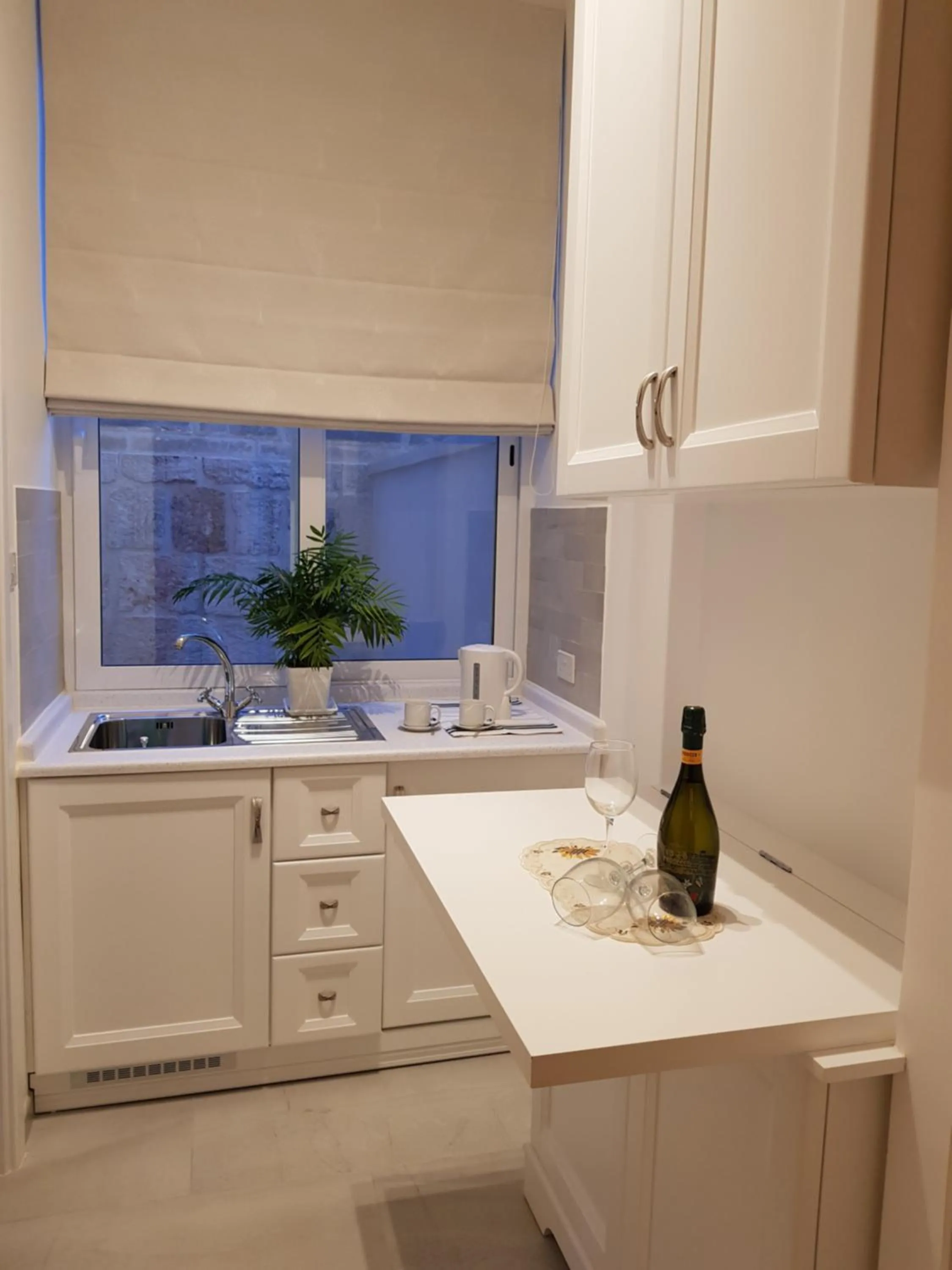 Kitchen or kitchenette in Tal-Kampjin