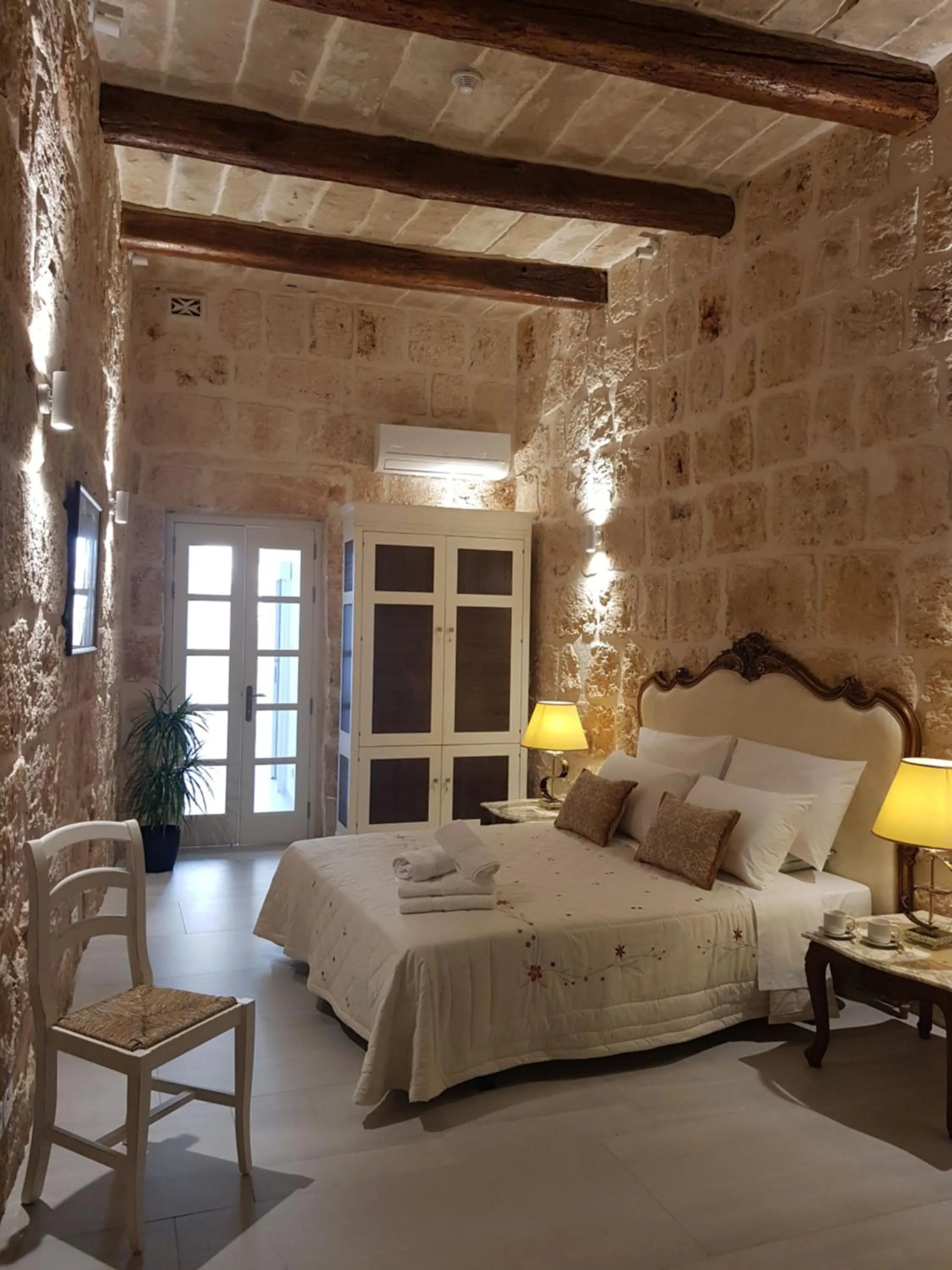 Bedroom, Bed in Tal-Kampjin
