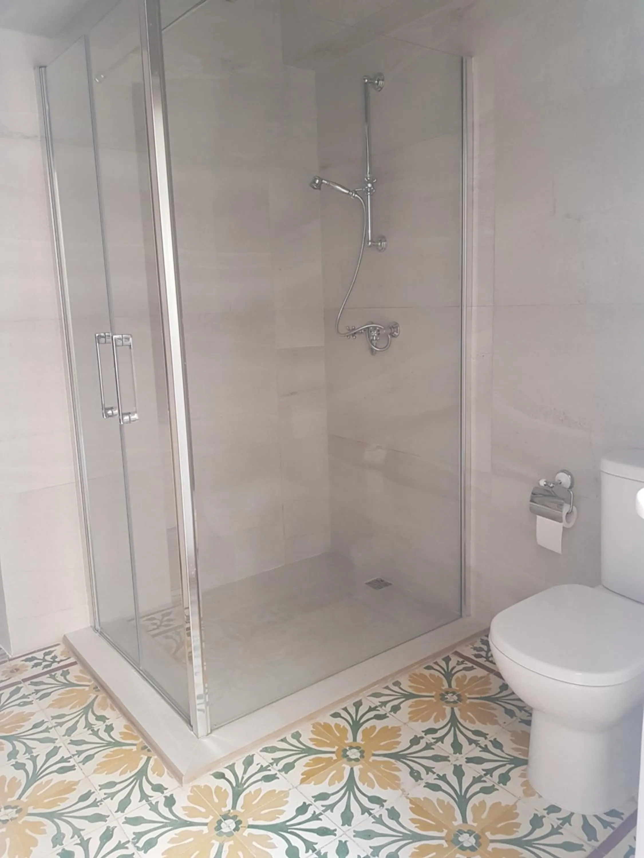 Bathroom in Tal-Kampjin