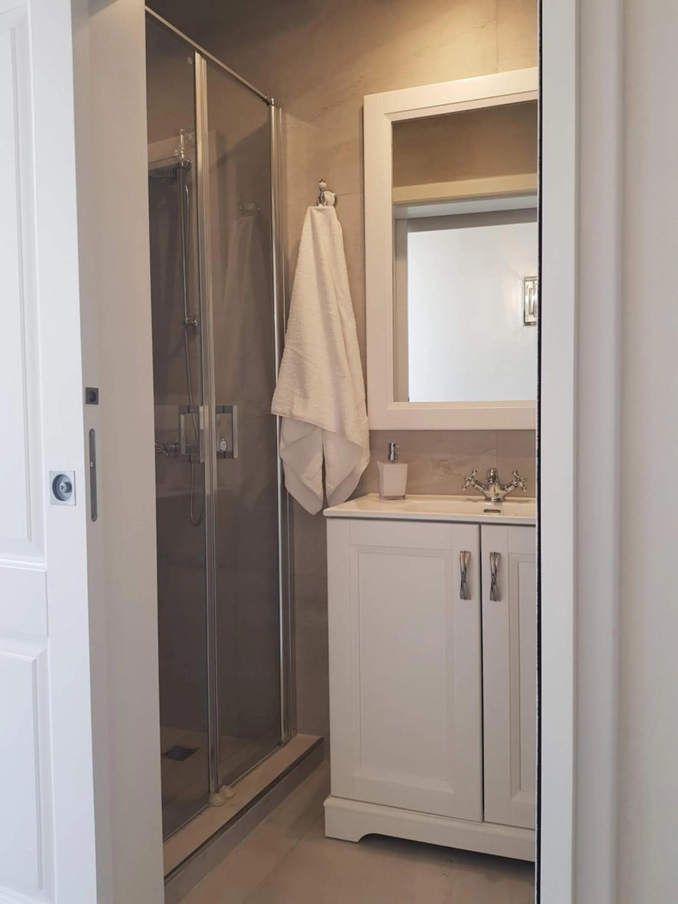 Shower in Tal-Kampjin