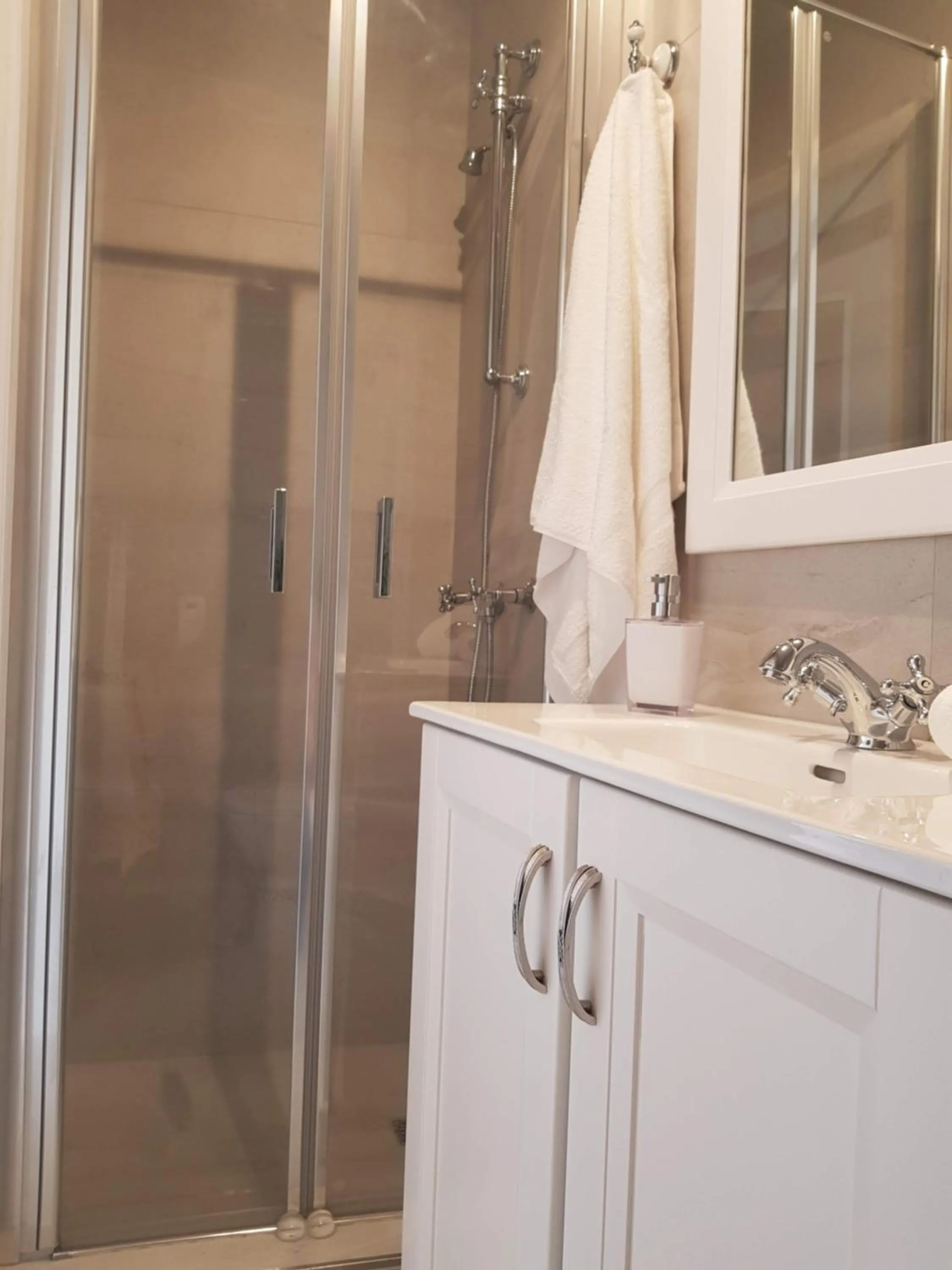 Shower in Tal-Kampjin