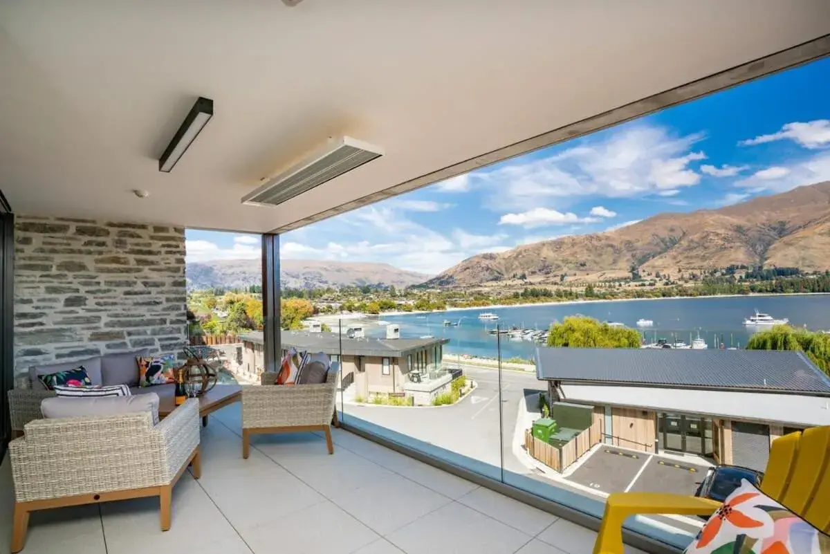 Luxury Lake View Apartment Luxury Lake View Apartment