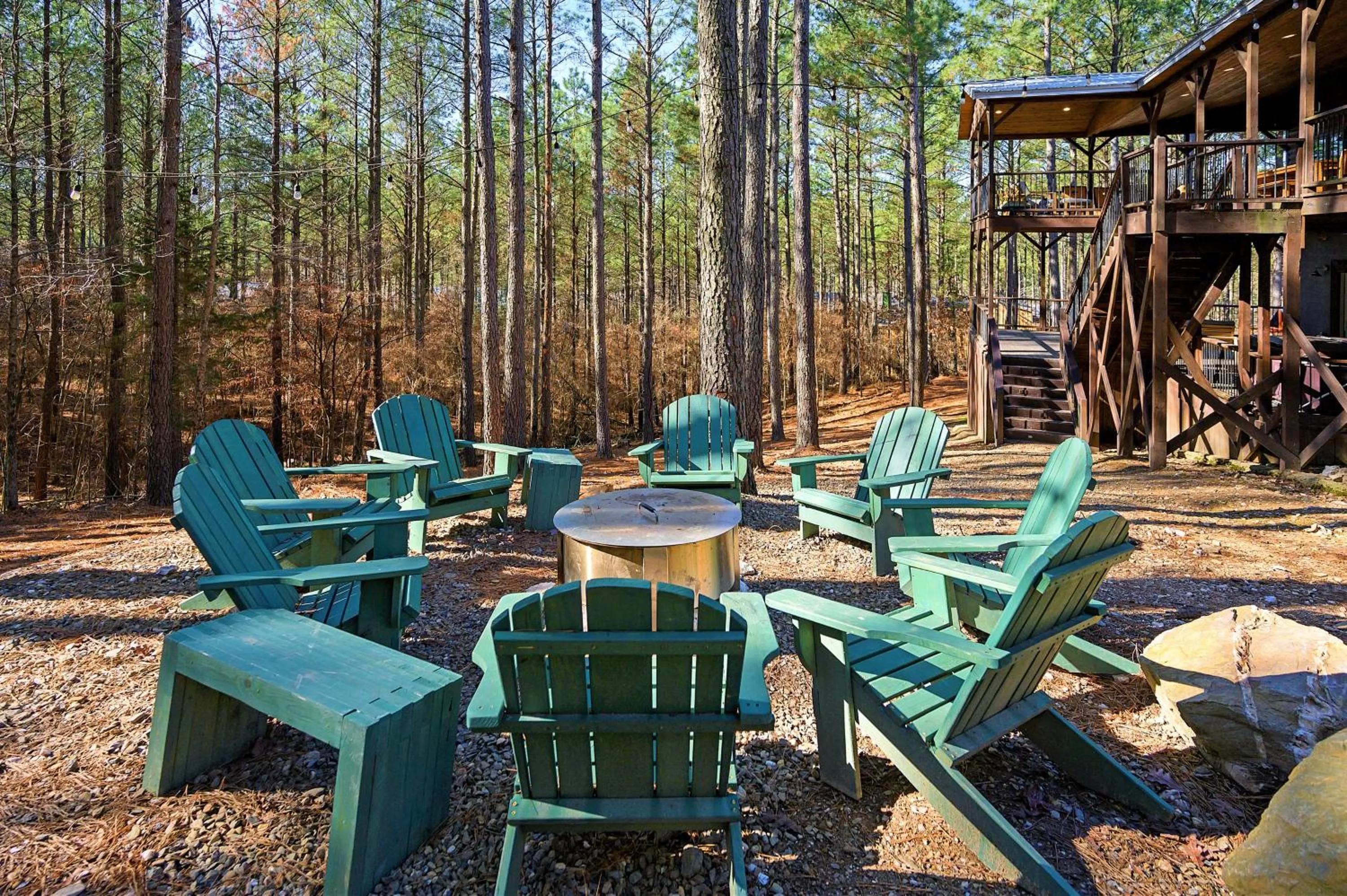 flat iron in The Nomi Lodge - Sleeps 28 - Gorgeous Rustic Cabin, Centrally Located, Tons of Amenities