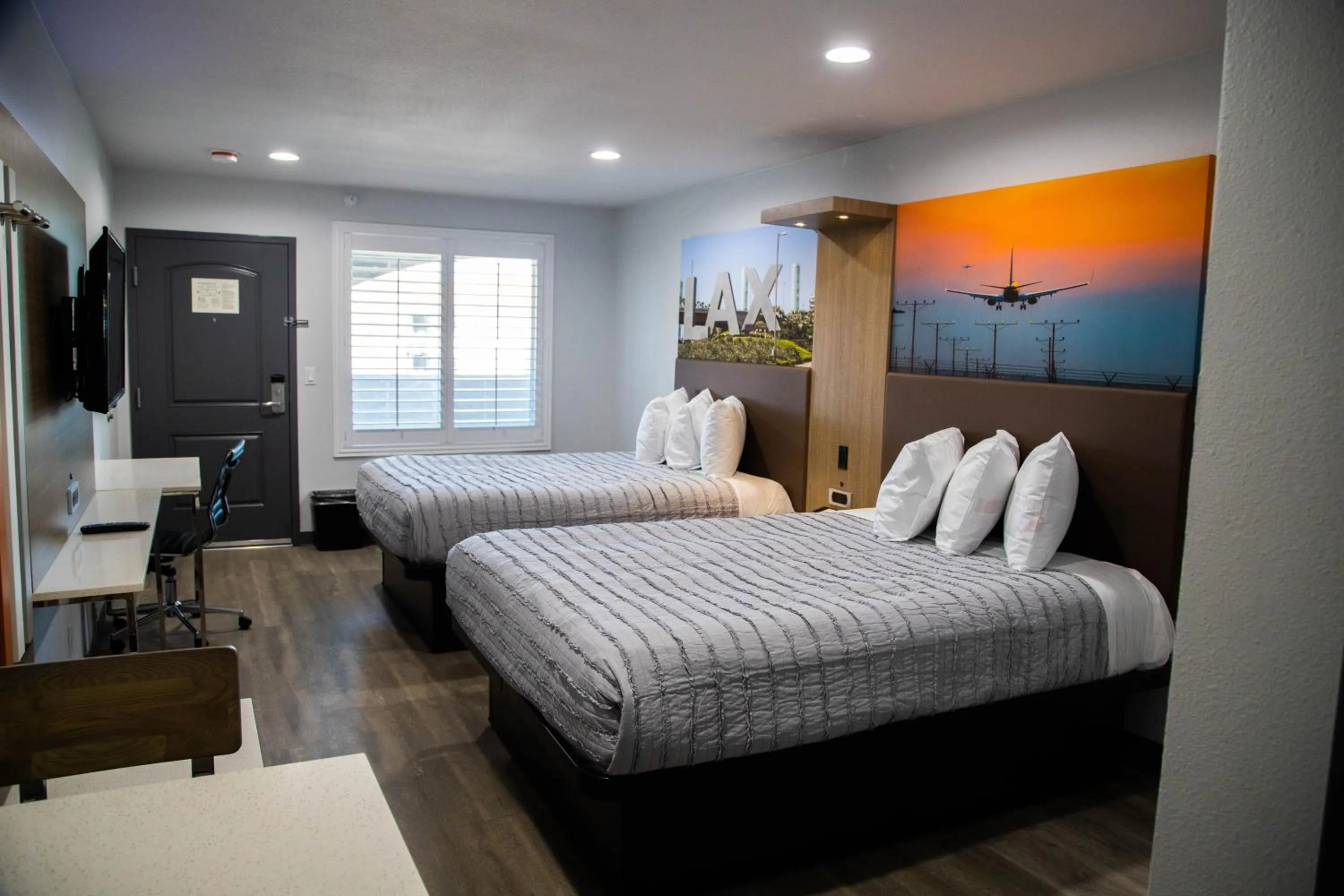 Bed in Pico Rivera Inn and Suites