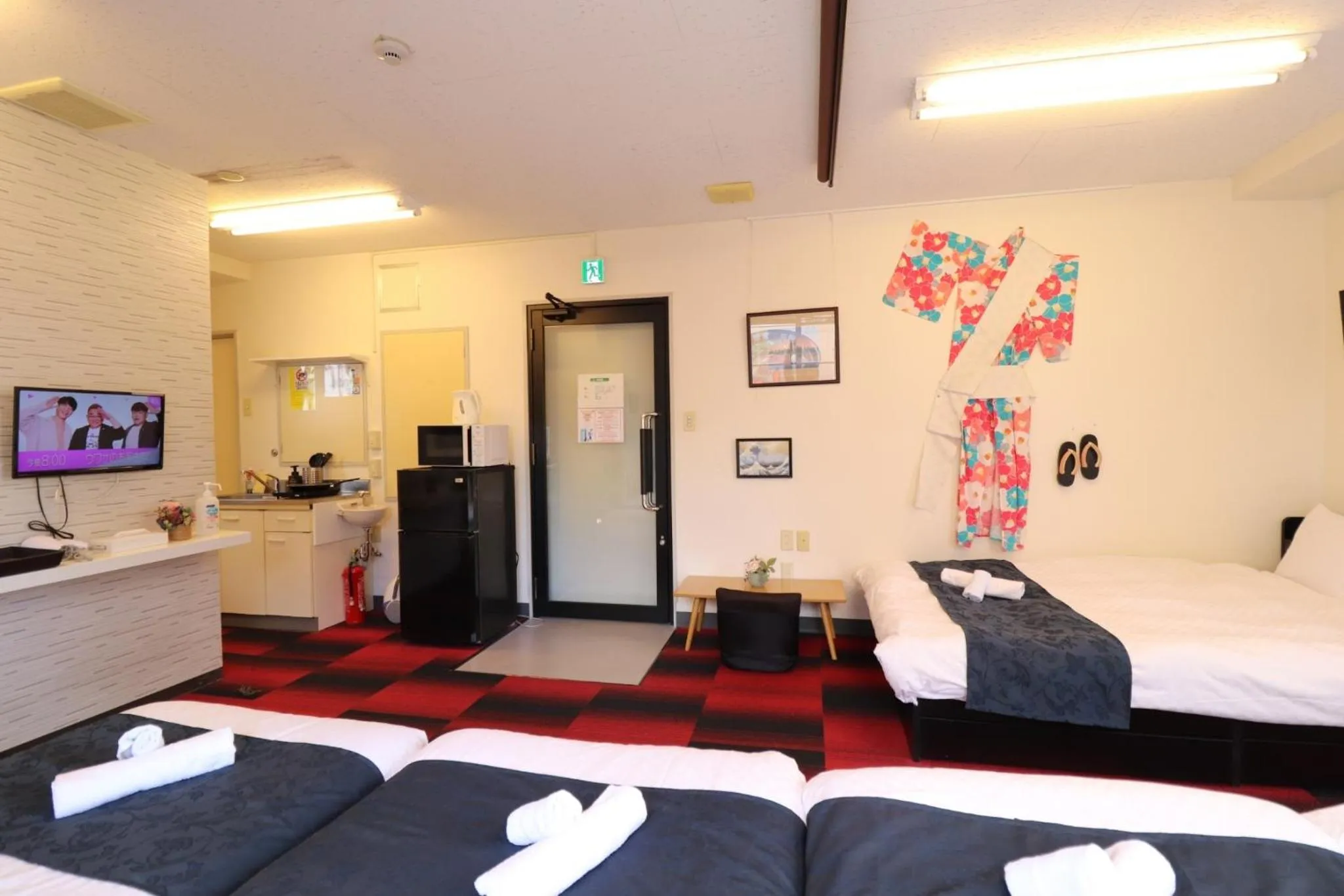 Photo of the whole room, Bed in Ozawa Building