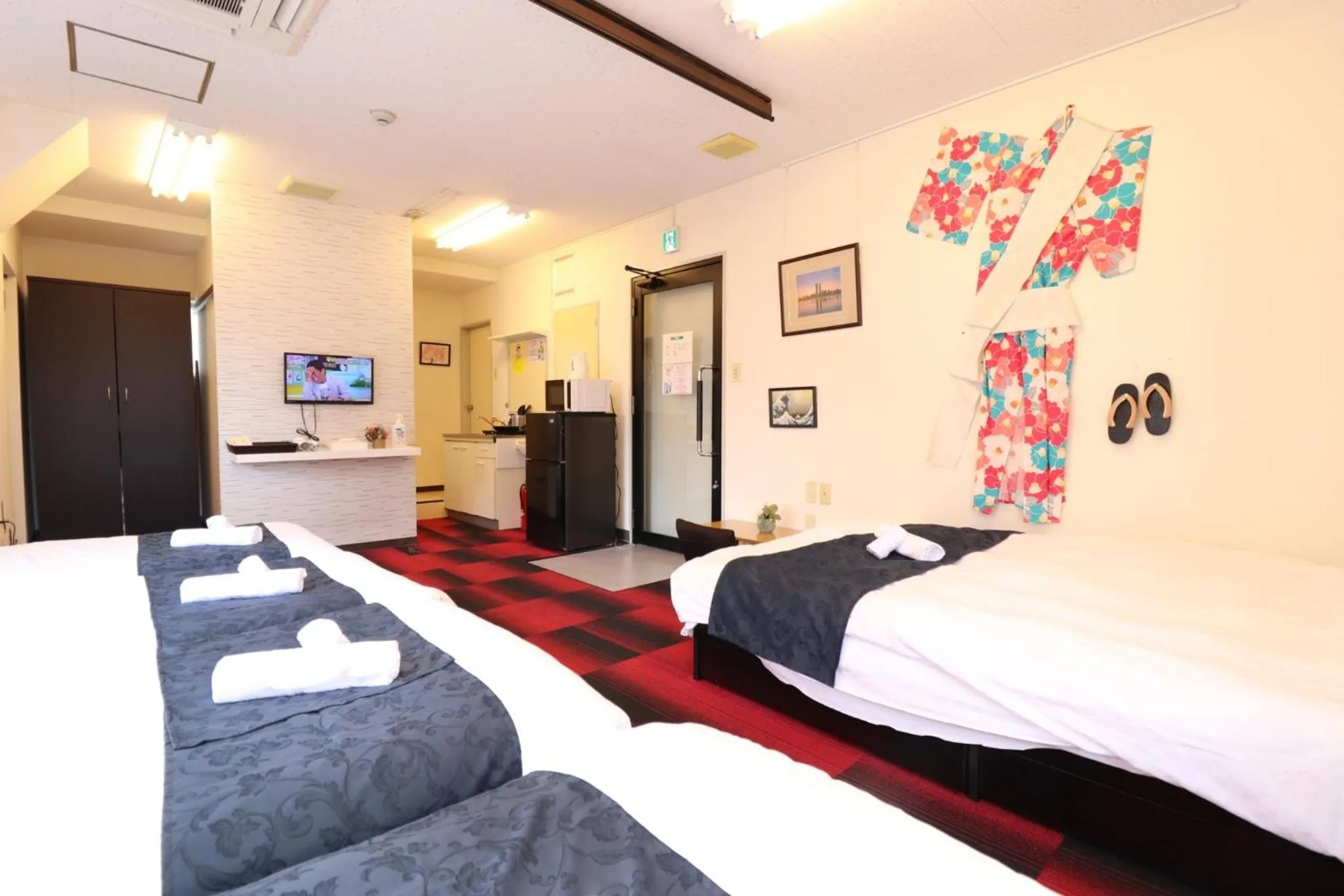 Photo of the whole room, Bed in Ozawa Building