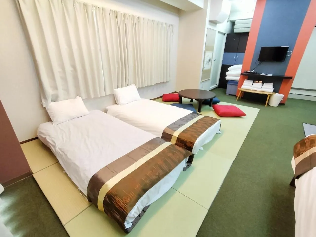 Photo of the whole room, Bed in Ozawa Building