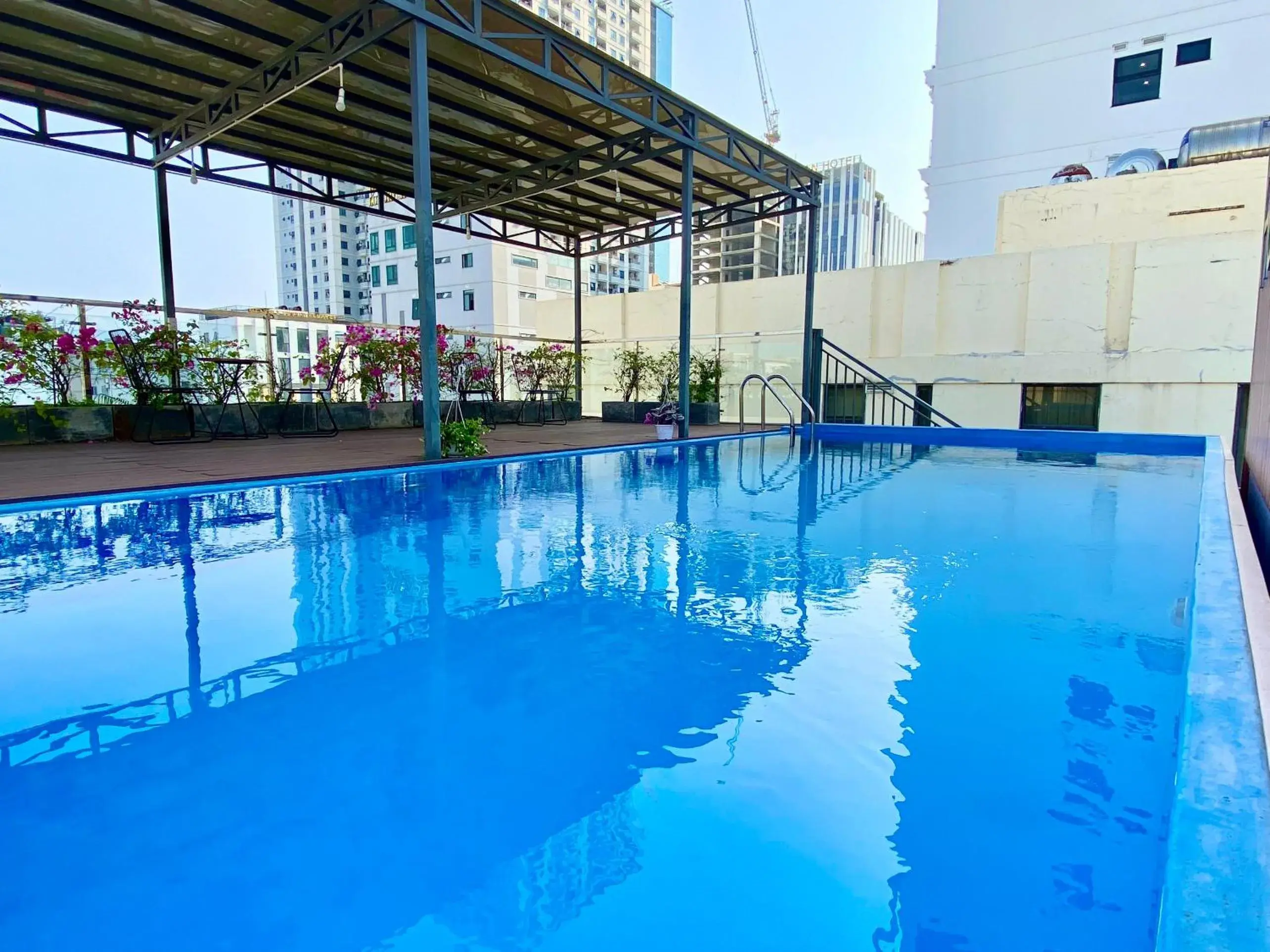 Property building in Hummer Hotel & Apartment Da Nang Beach Property building in Hummer Hotel & Apartment Da Nang Beach