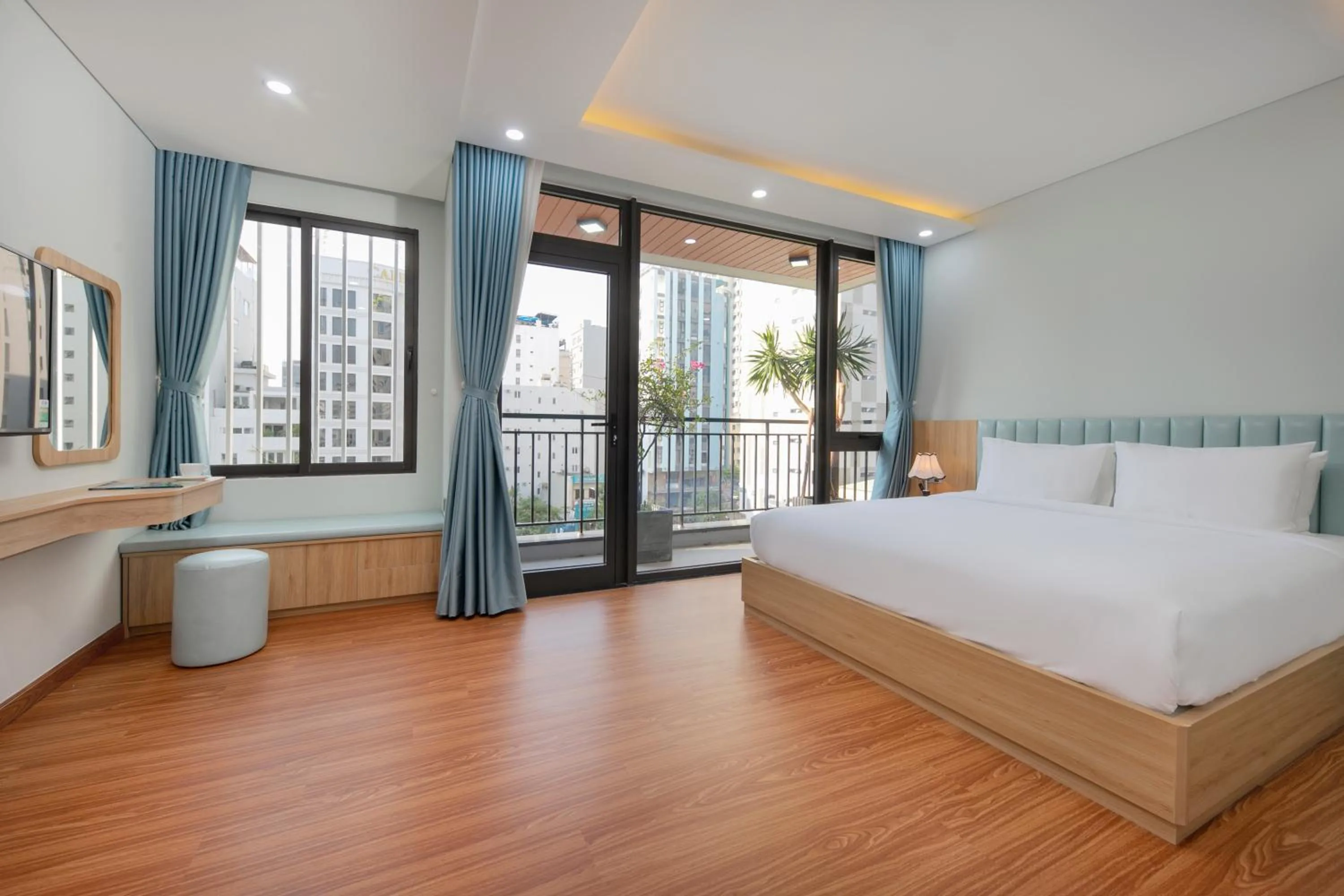 Photo of the whole room, Bed in Hummer Hotel & Apartment Da Nang Beach