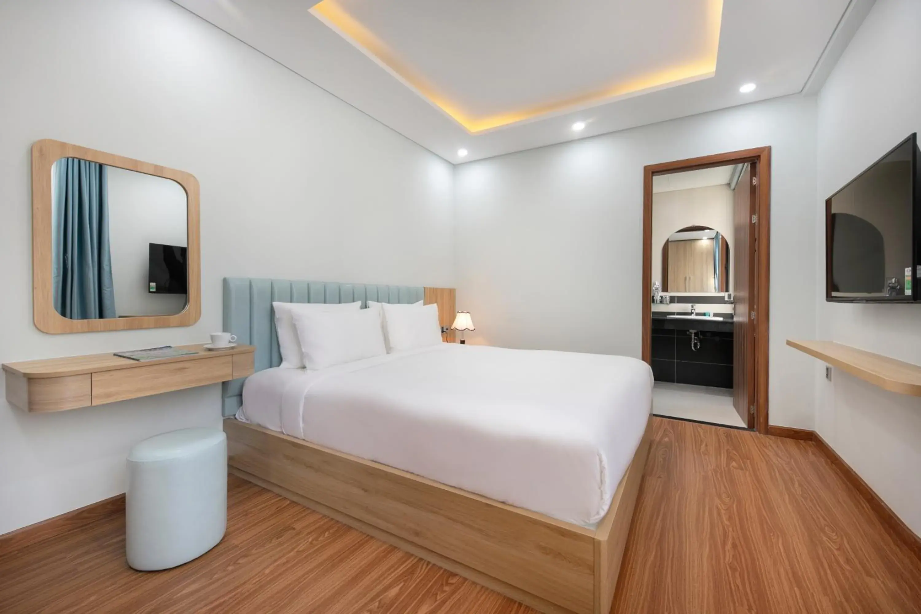 Bedroom, Bed in Hummer Hotel & Apartment Da Nang Beach Bedroom, Bed in Hummer Hotel & Apartment Da Nang Beach