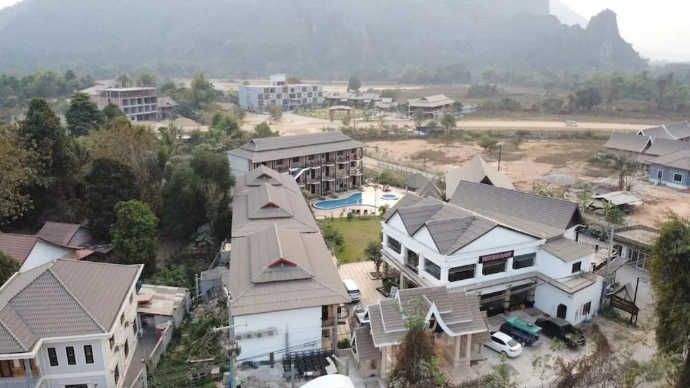 Neighbourhood in Vang Vieng Diamond Resort