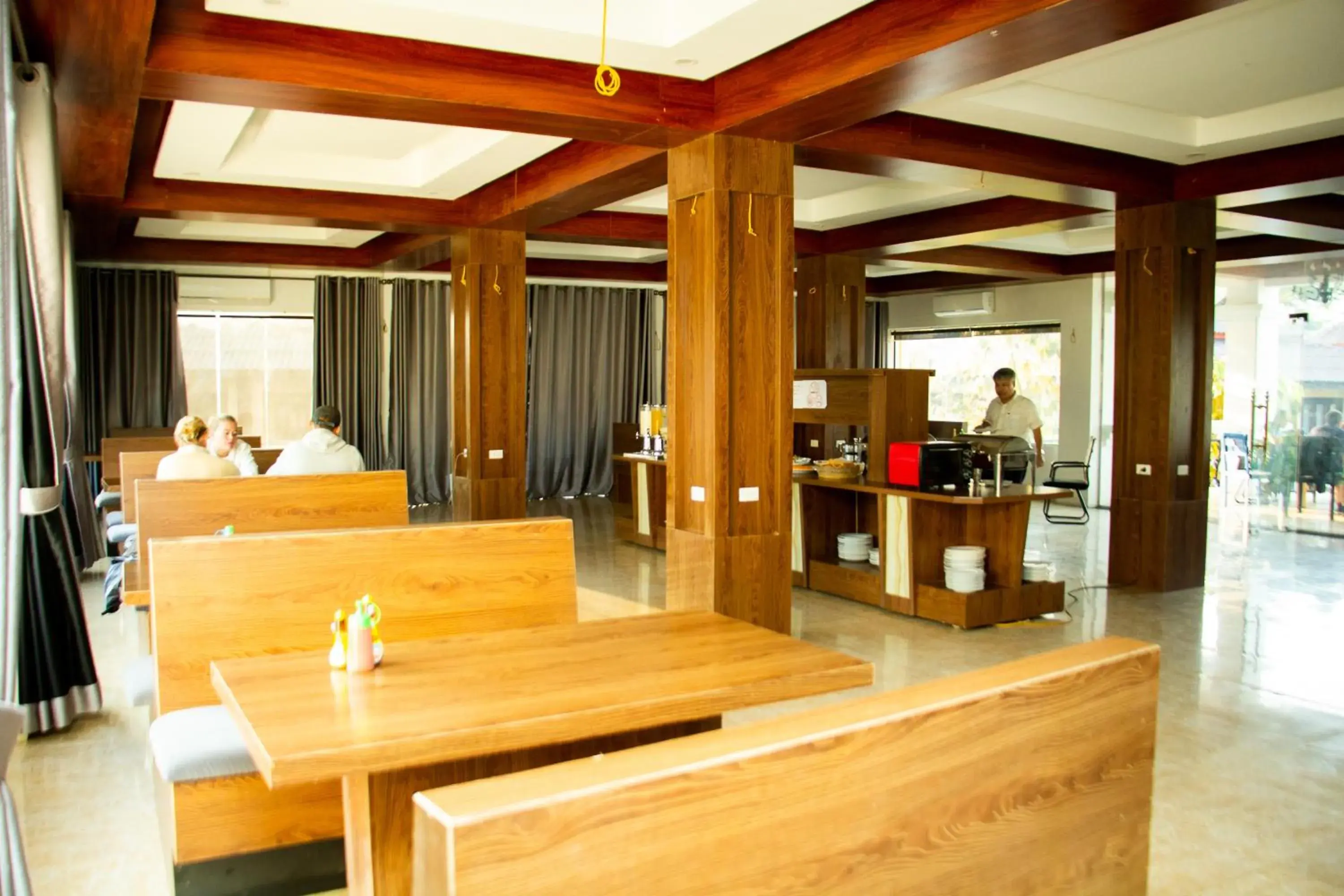 Restaurant/places to eat in Vang Vieng Diamond Resort Restaurant/places to eat in Vang Vieng Diamond Resort