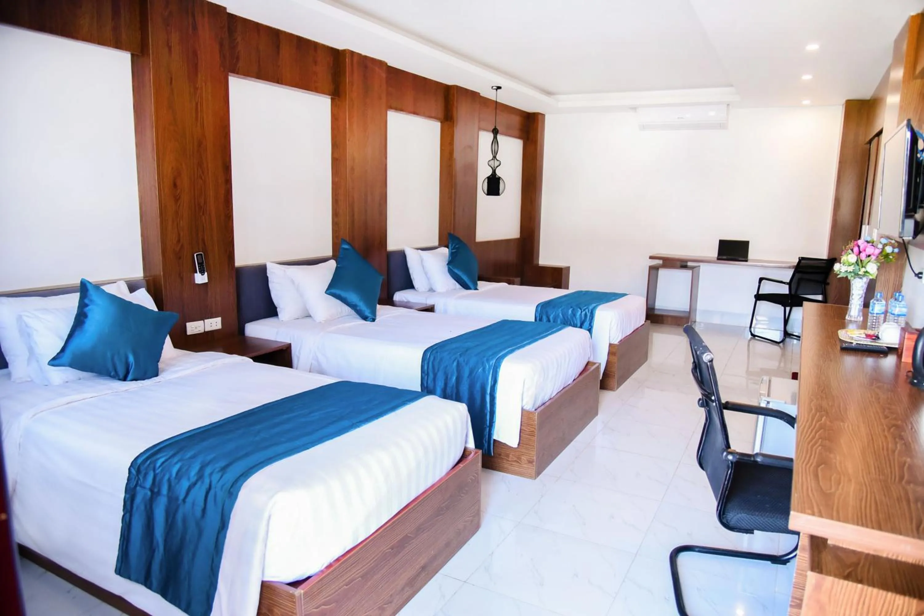 Bed in Vang Vieng Diamond Resort