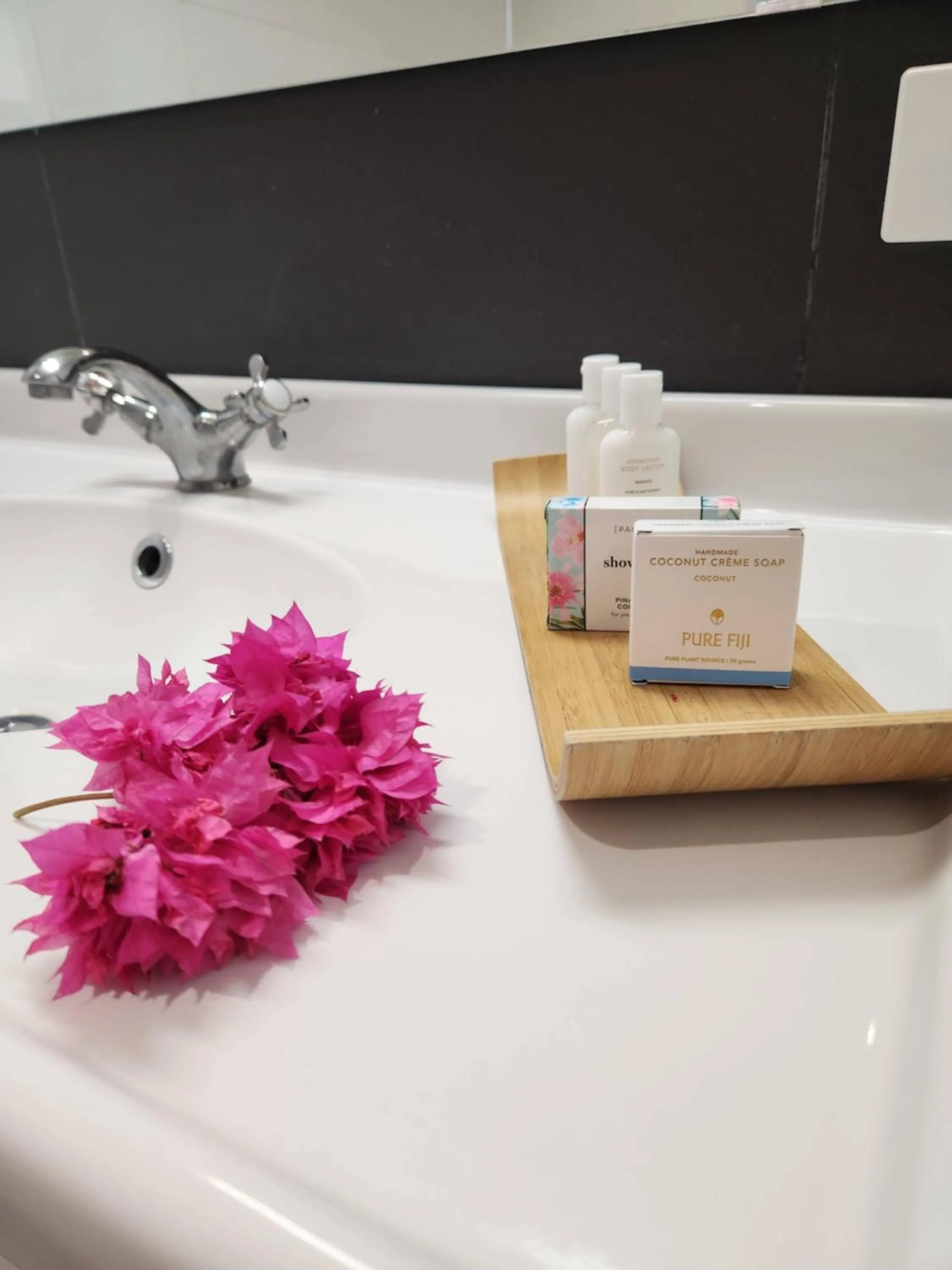 Ramada Suites By Wyndham Seafront Coral Coast