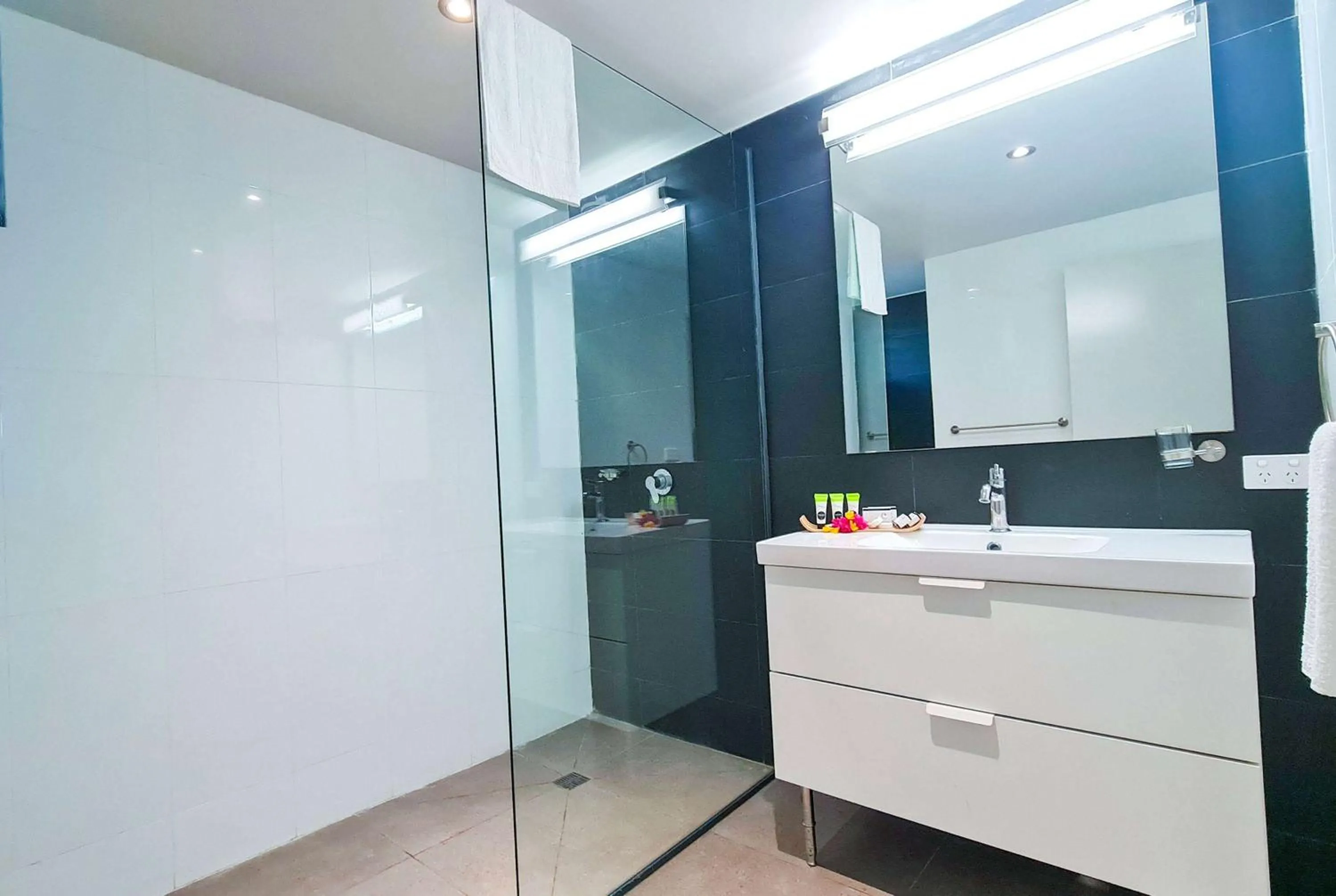 TV and multimedia in Ramada Suites By Wyndham Seafront Coral Coast