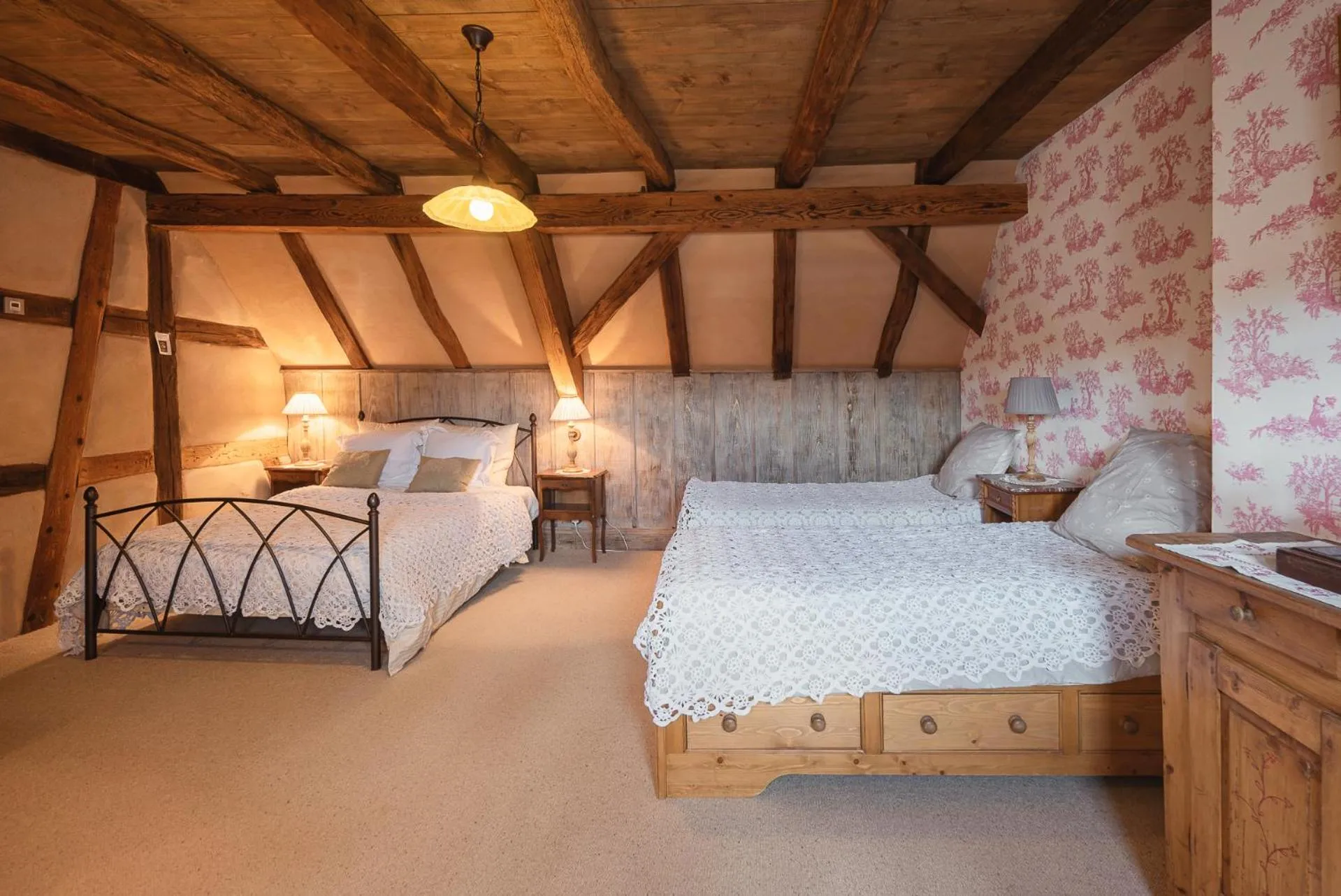 Property building, Bed in Au Fil du Temps