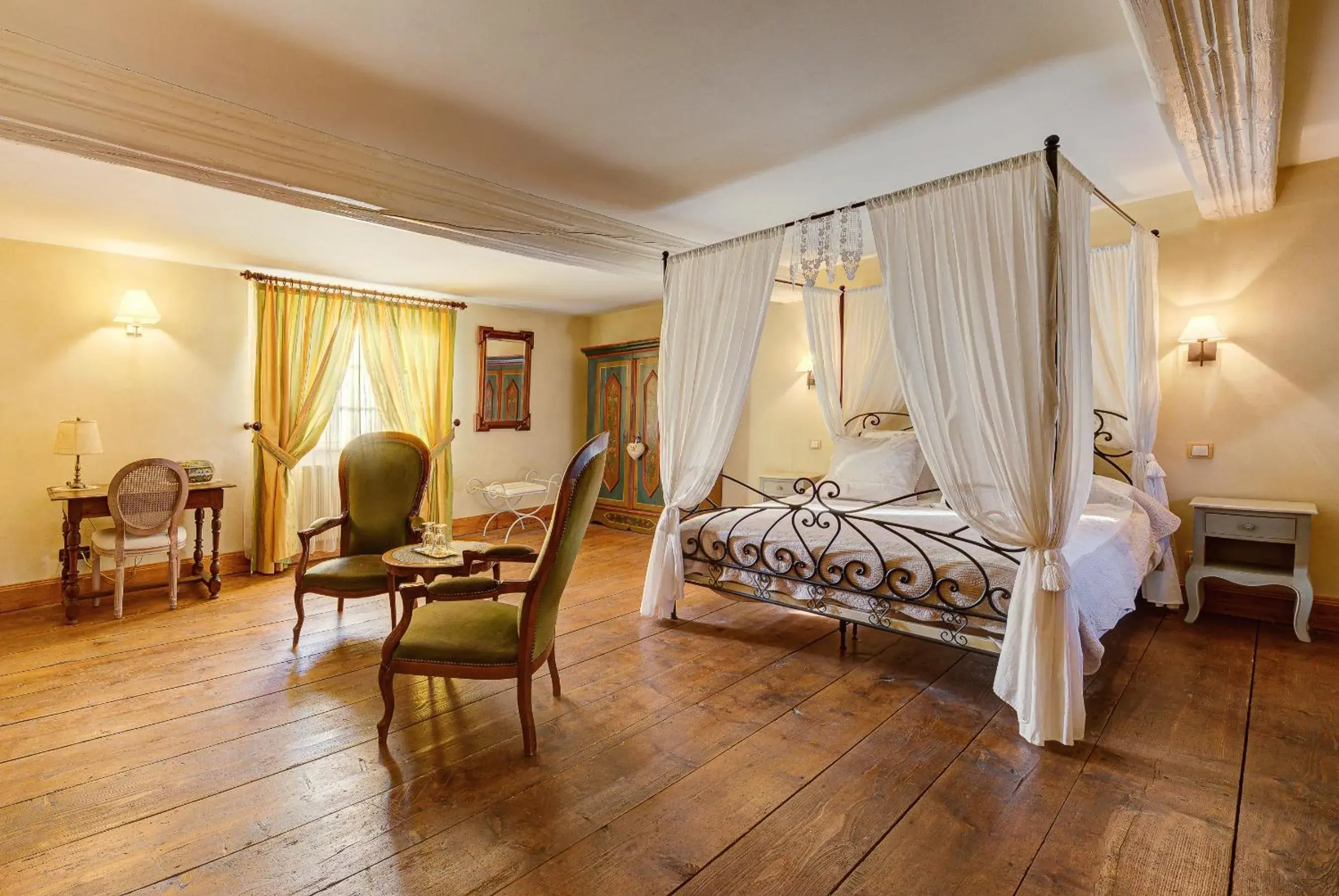 Superior Queen Room - single occupancy in Au Fil du Temps Superior Queen Room - single occupancy in Au Fil du Temps