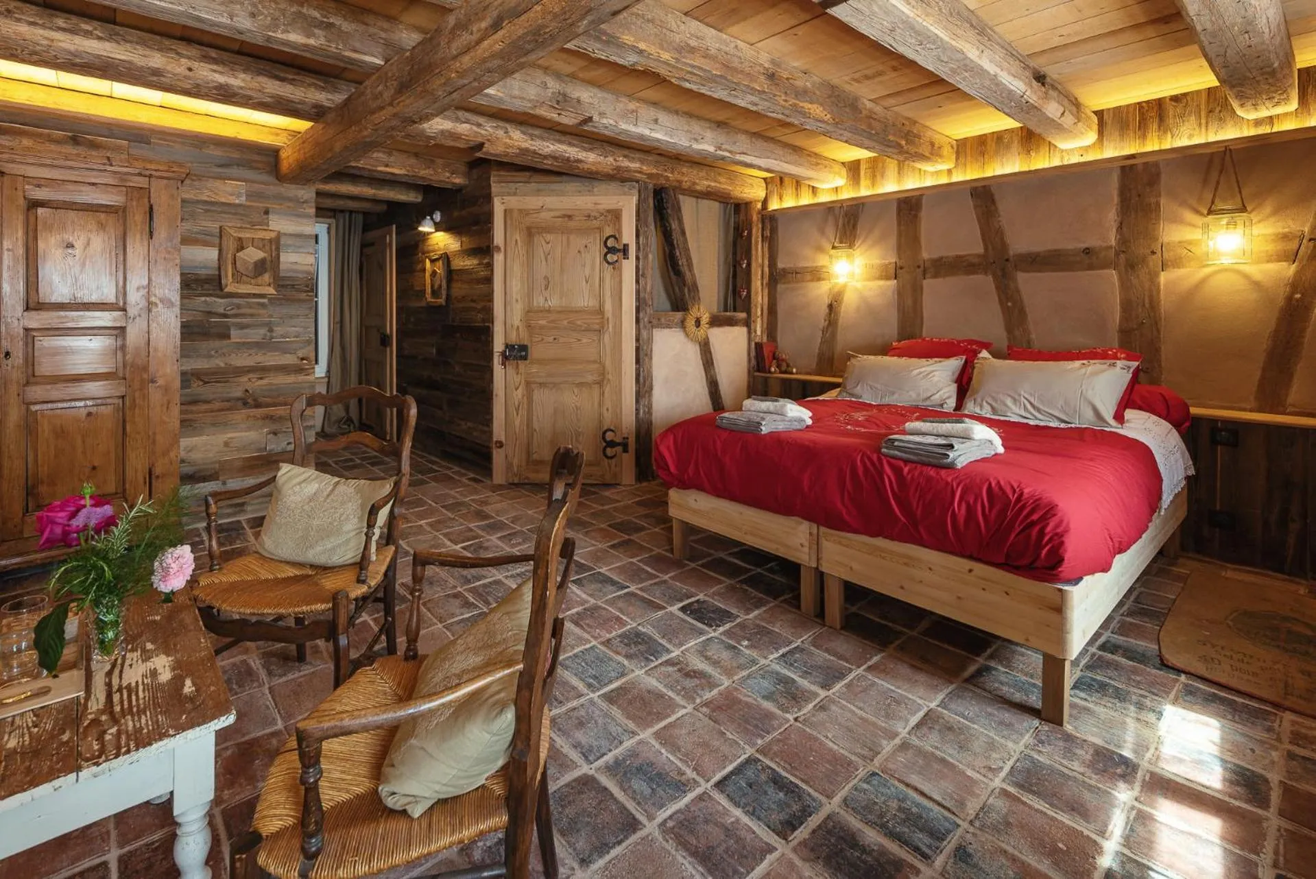 Photo of the whole room, Bed in Au Fil du Temps