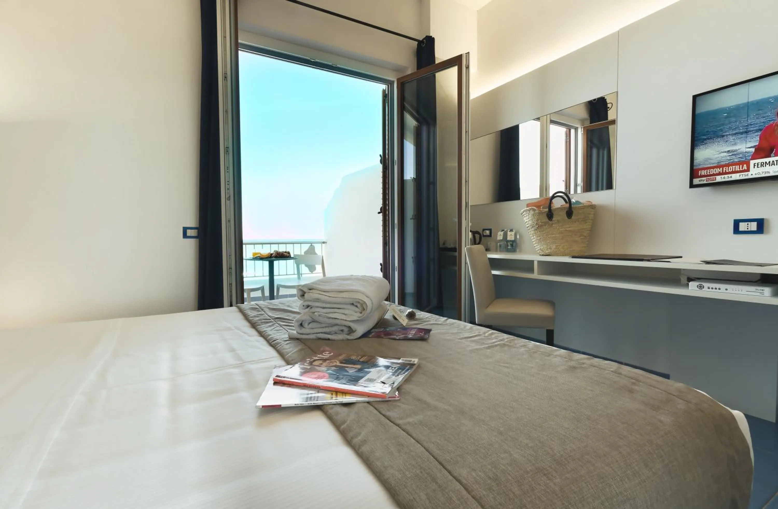 Bed in Hotel La Battigia