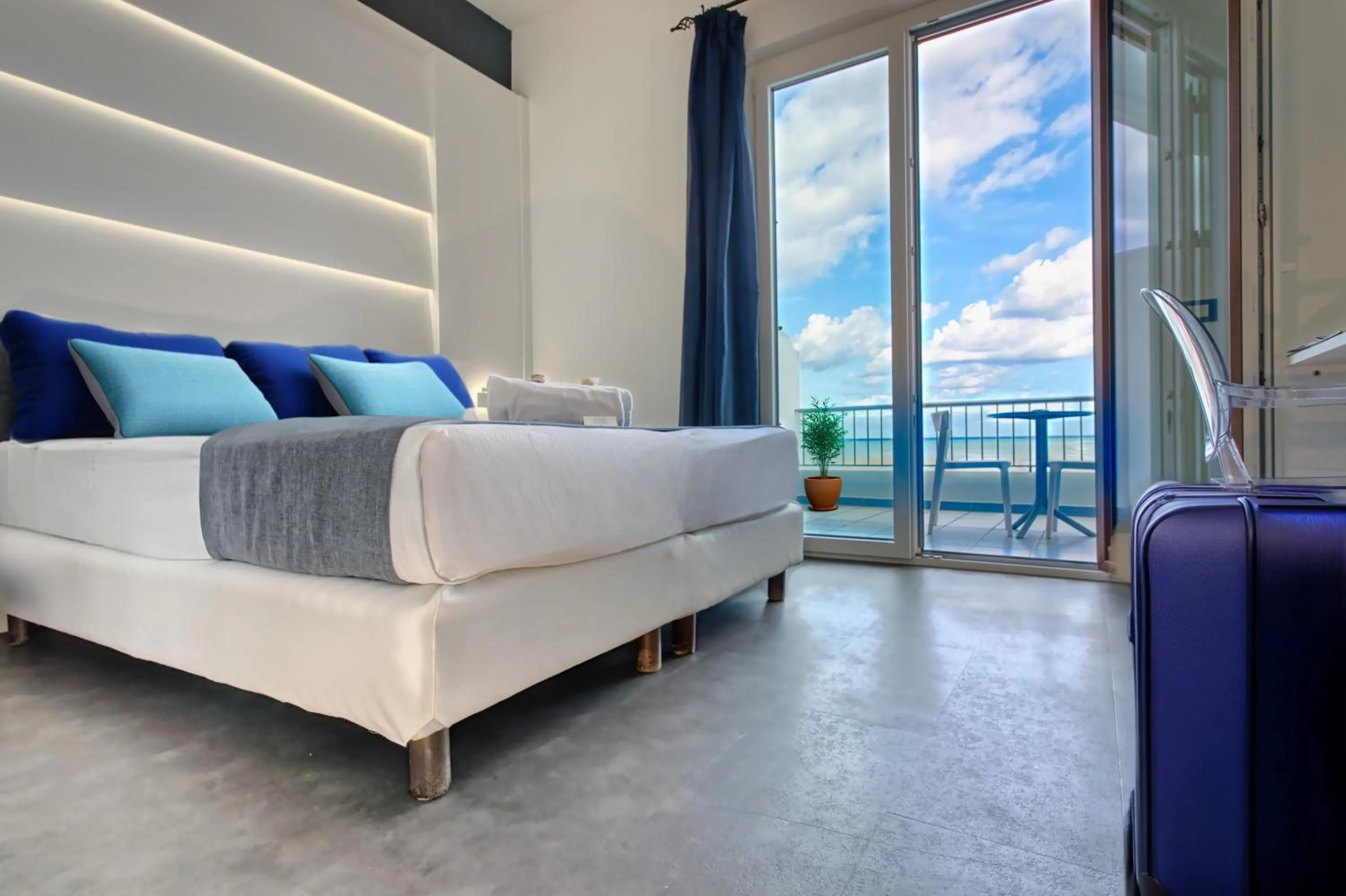 Bed in Hotel La Battigia