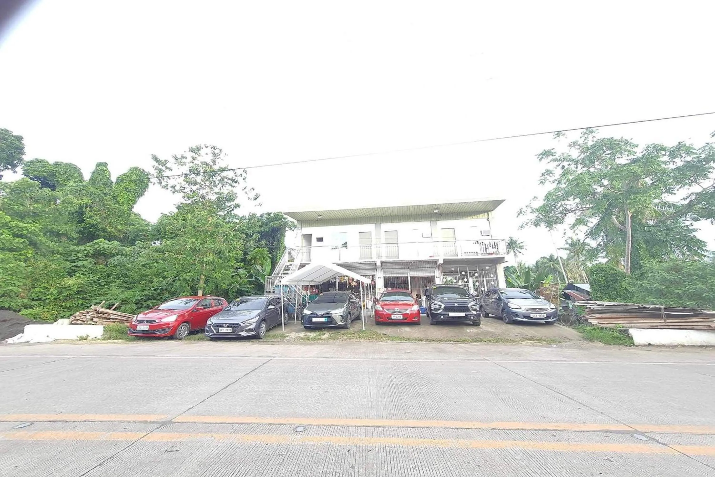 Parking in Bohol Transient Lruy near Panglao Beach