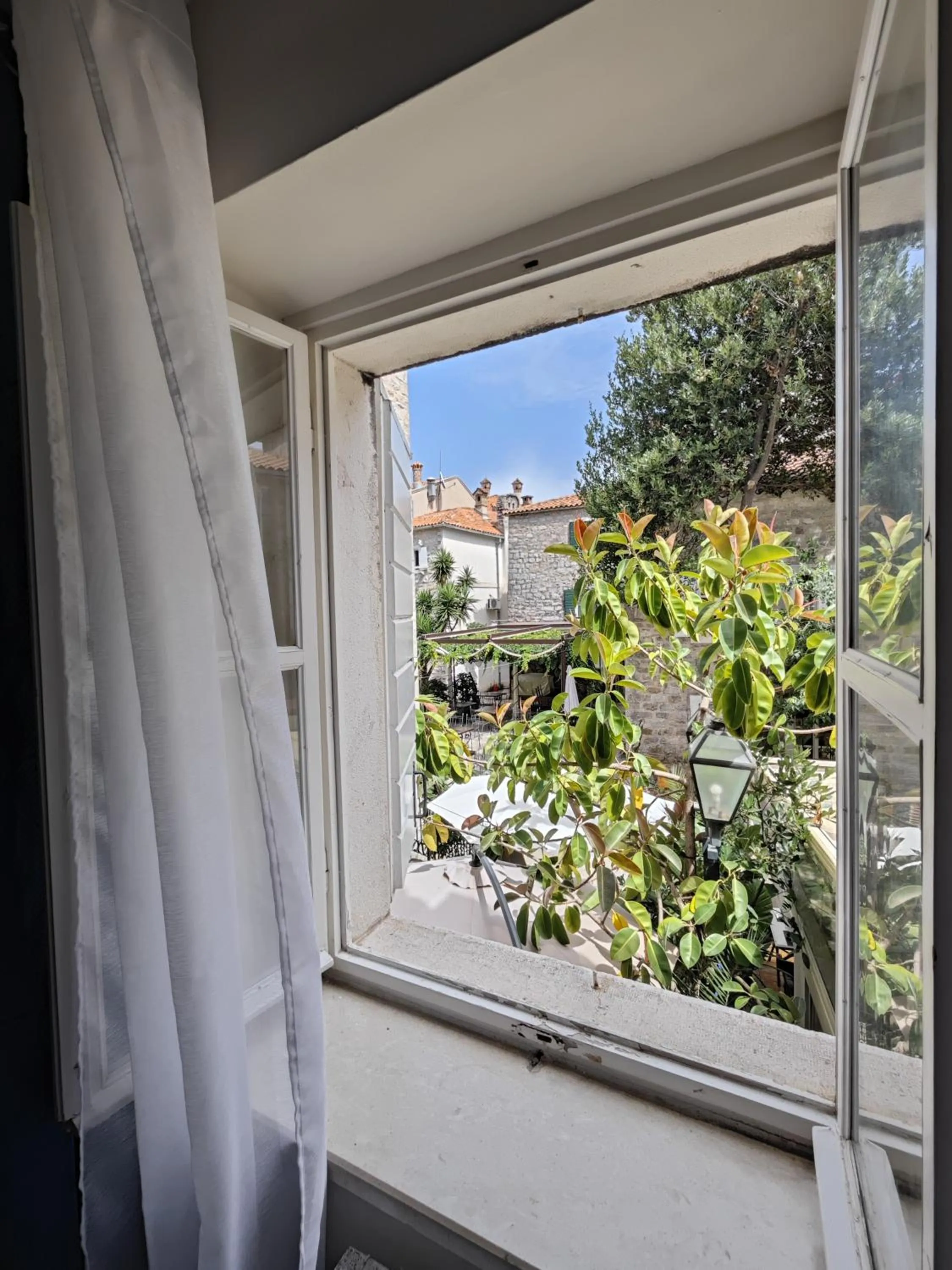 Day in Beatrix Suites