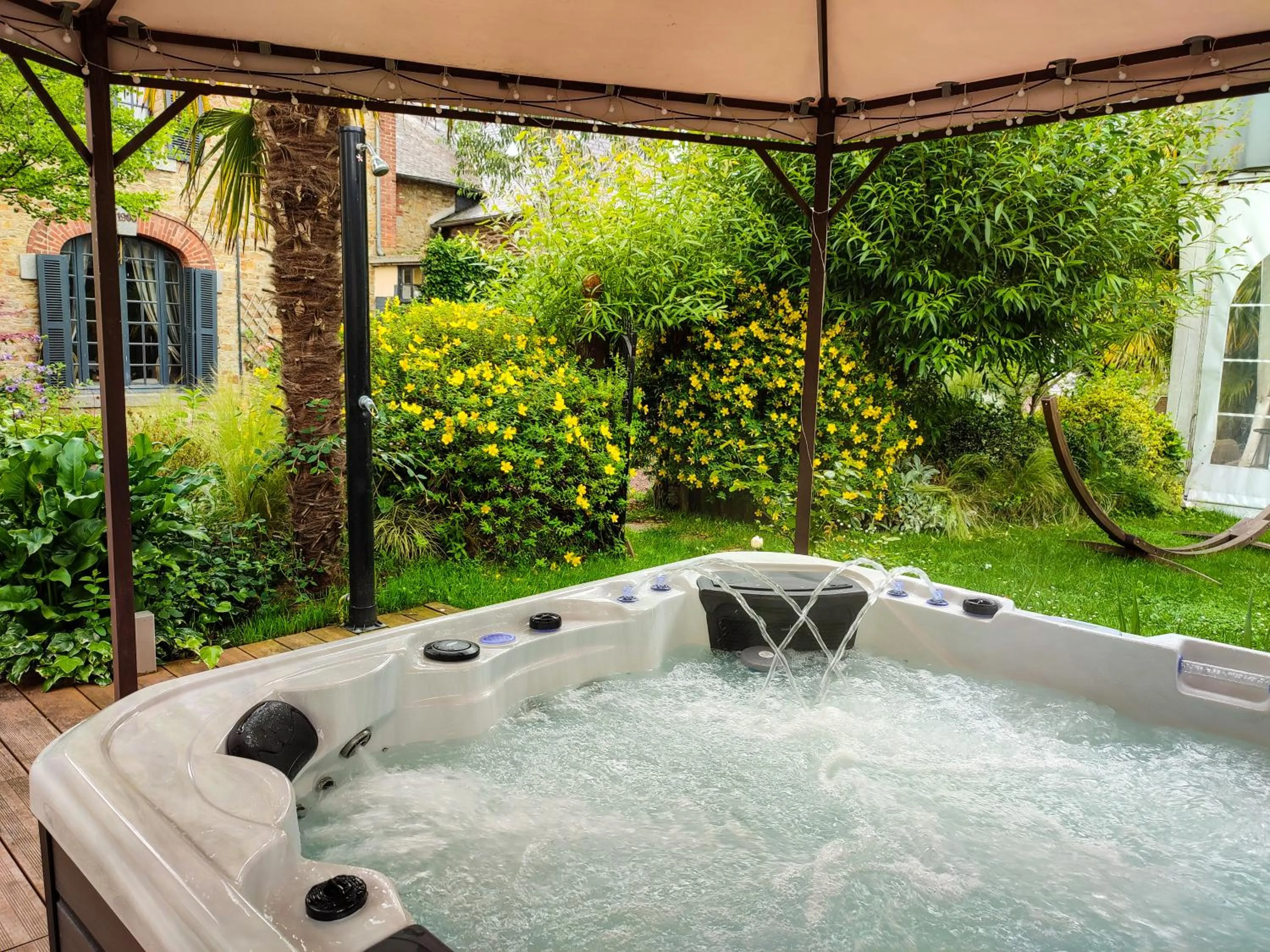 Garden in Gite Ty Nid Le 1900