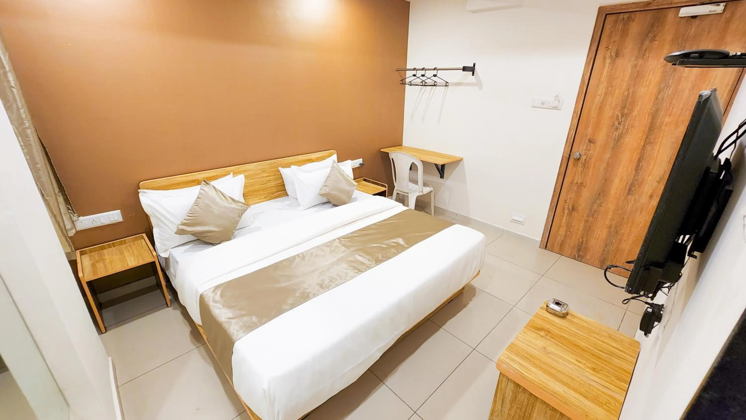 Bed in Hotel Nova Shine