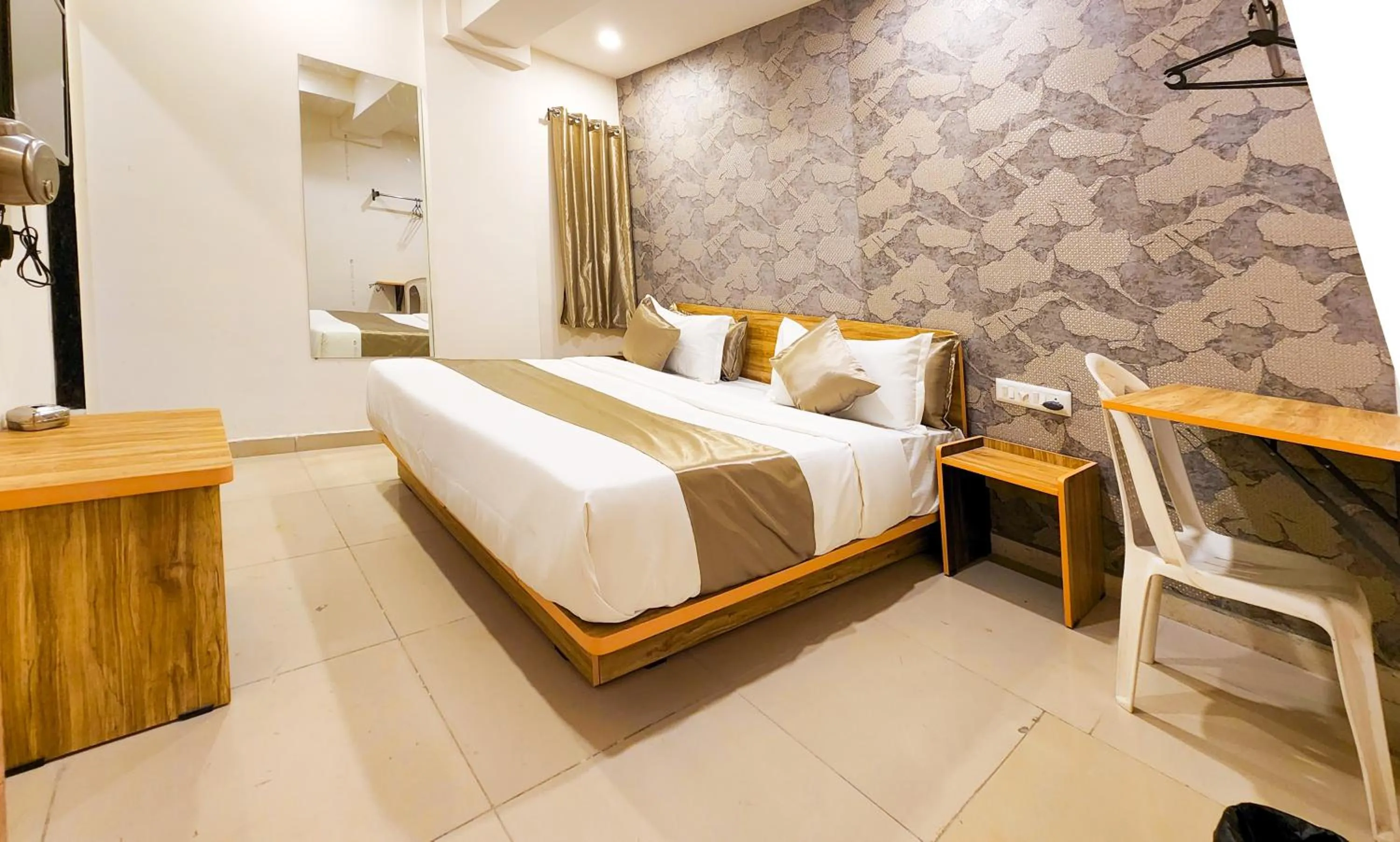 Bed in Hotel Nova Shine