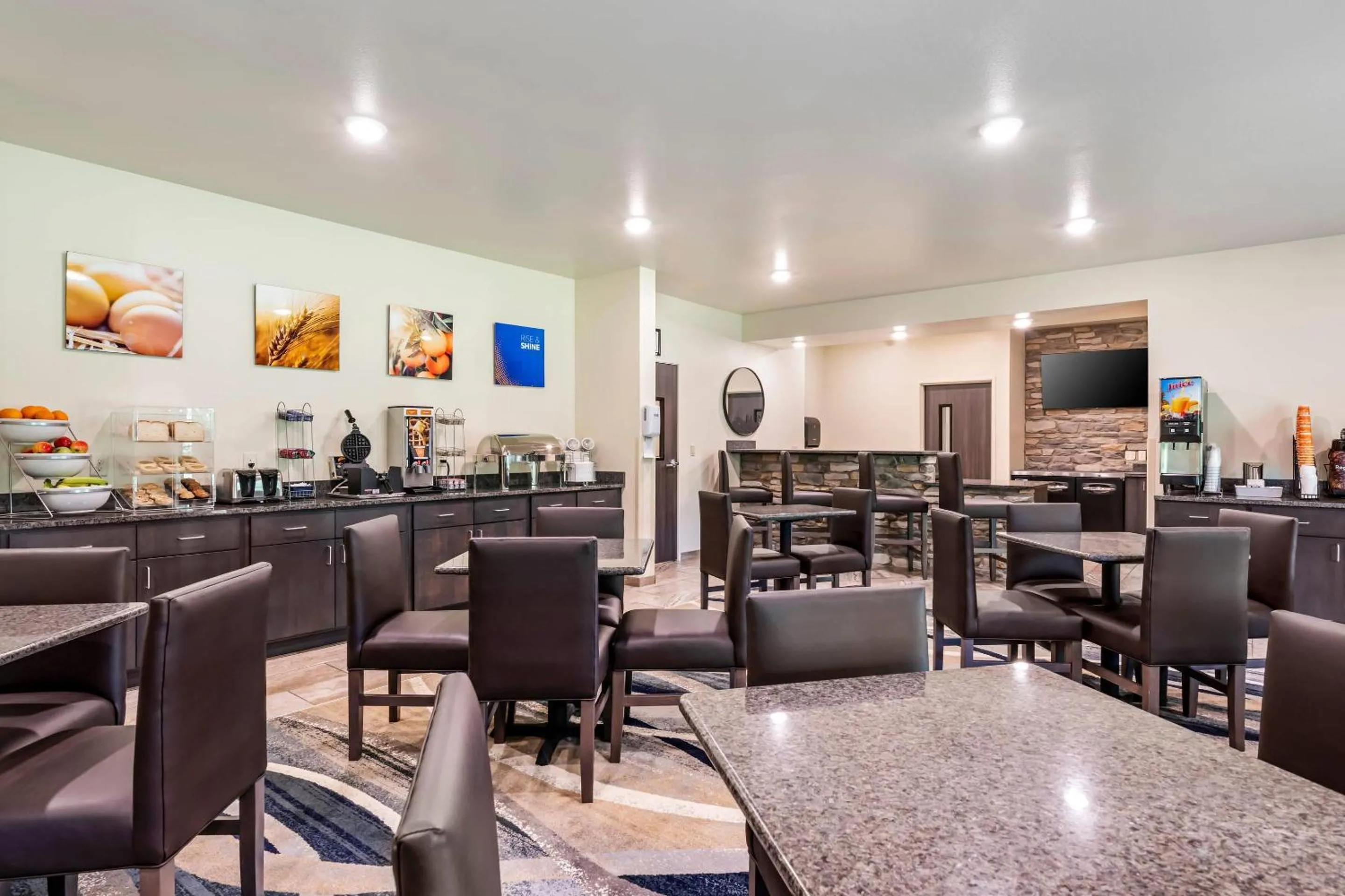 Breakfast in Comfort Inn & Suites Medina