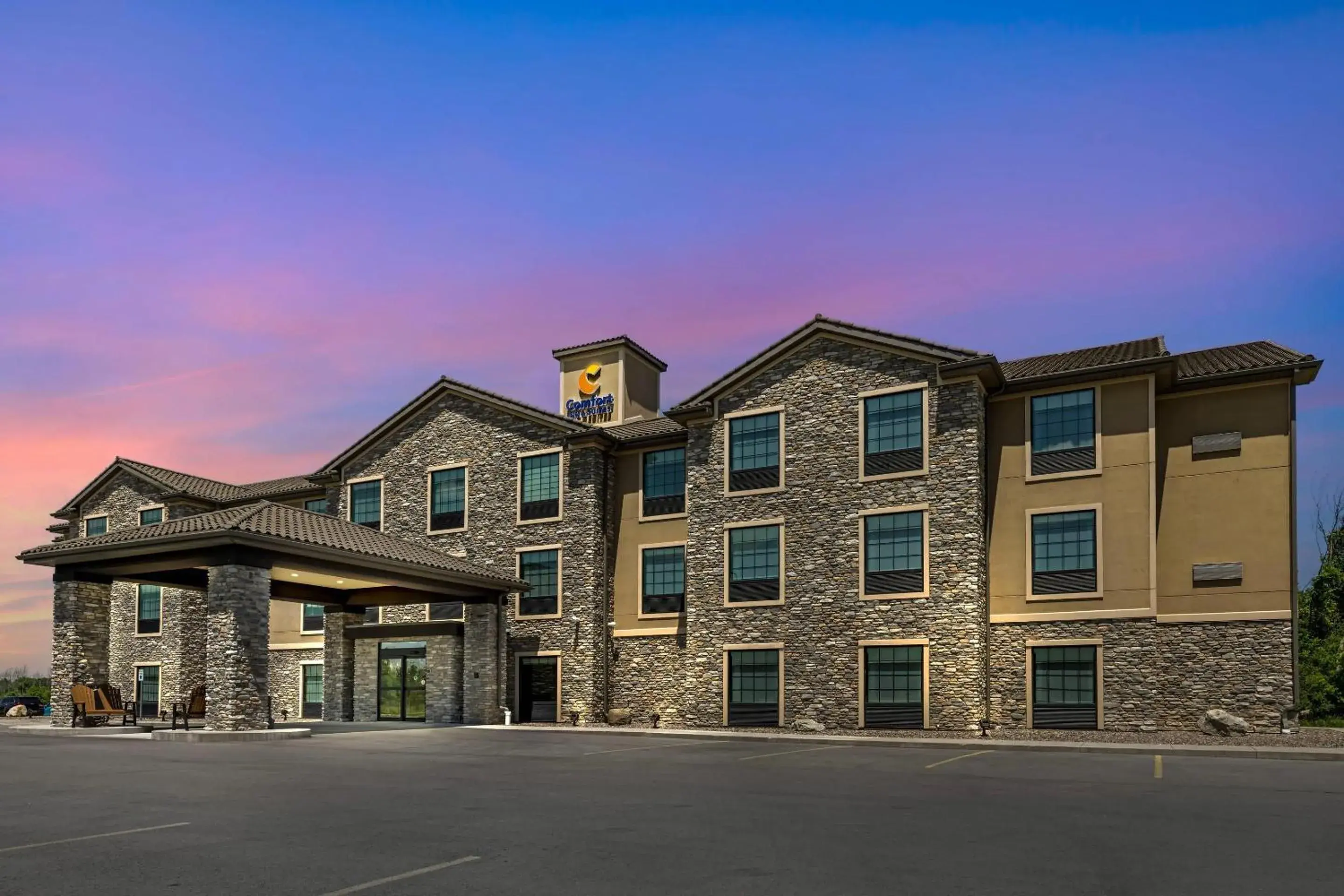 Property building in Comfort Inn & Suites Medina NY near Erie Canal Property building in Comfort Inn & Suites Medina NY near Erie Canal