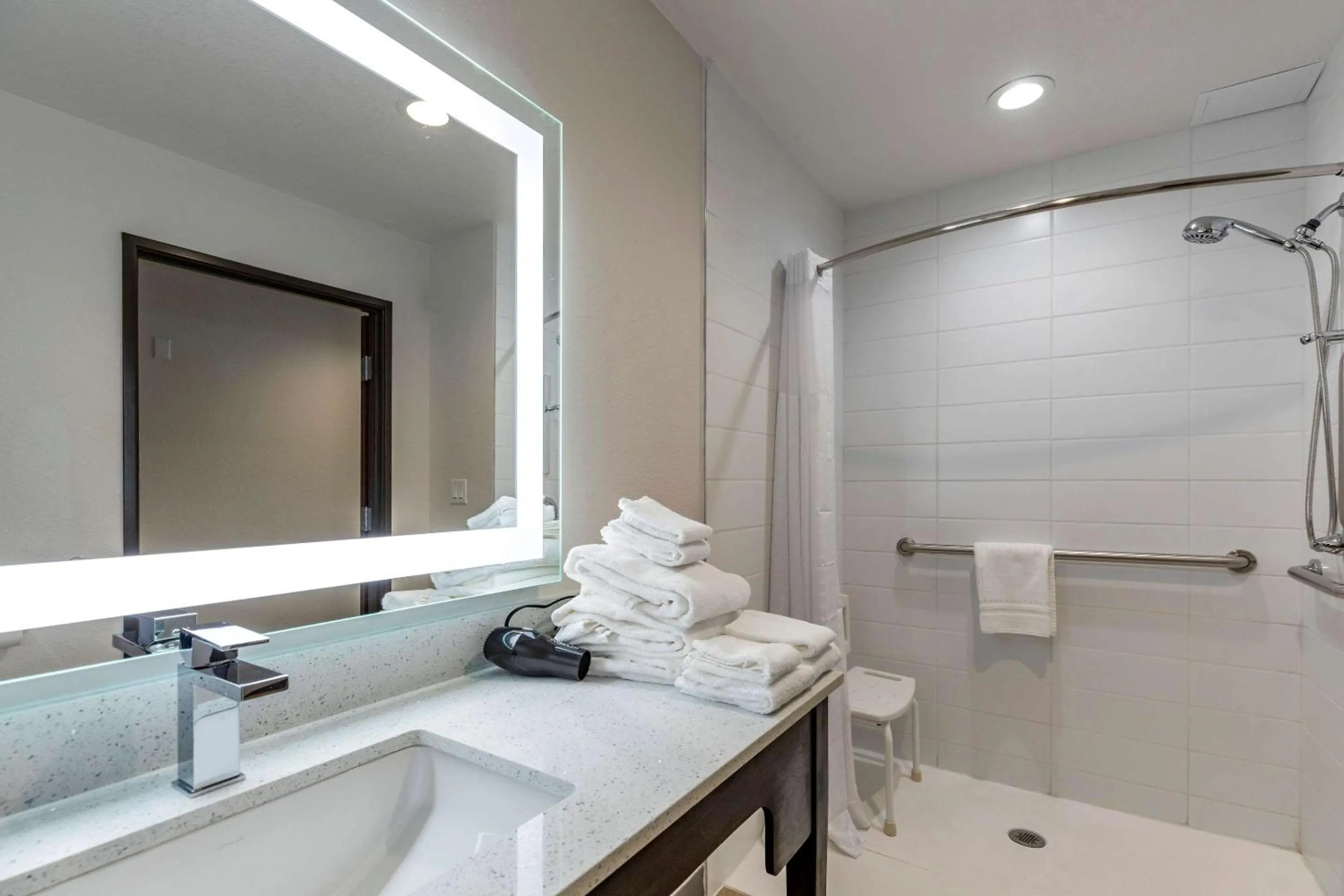 Bedroom in Comfort Inn & Suites Bennett