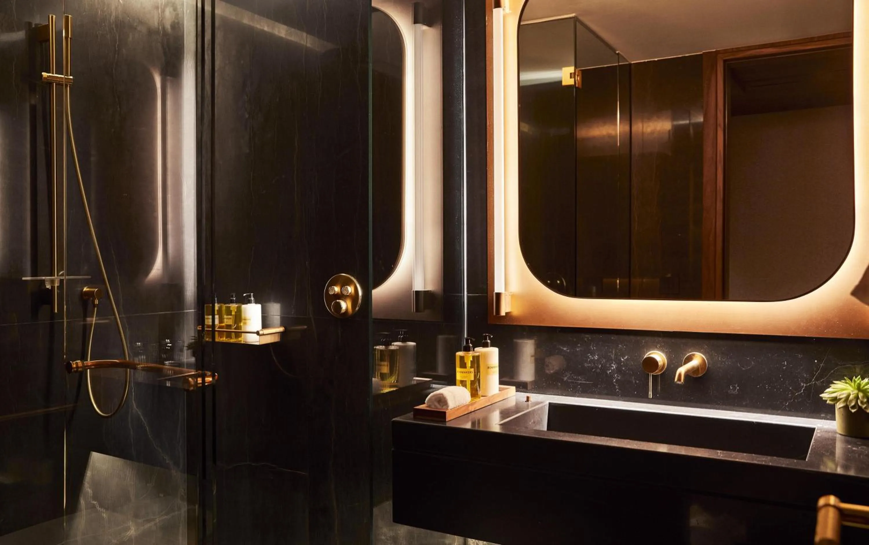 Shower in Thompson Madrid, by Hyatt