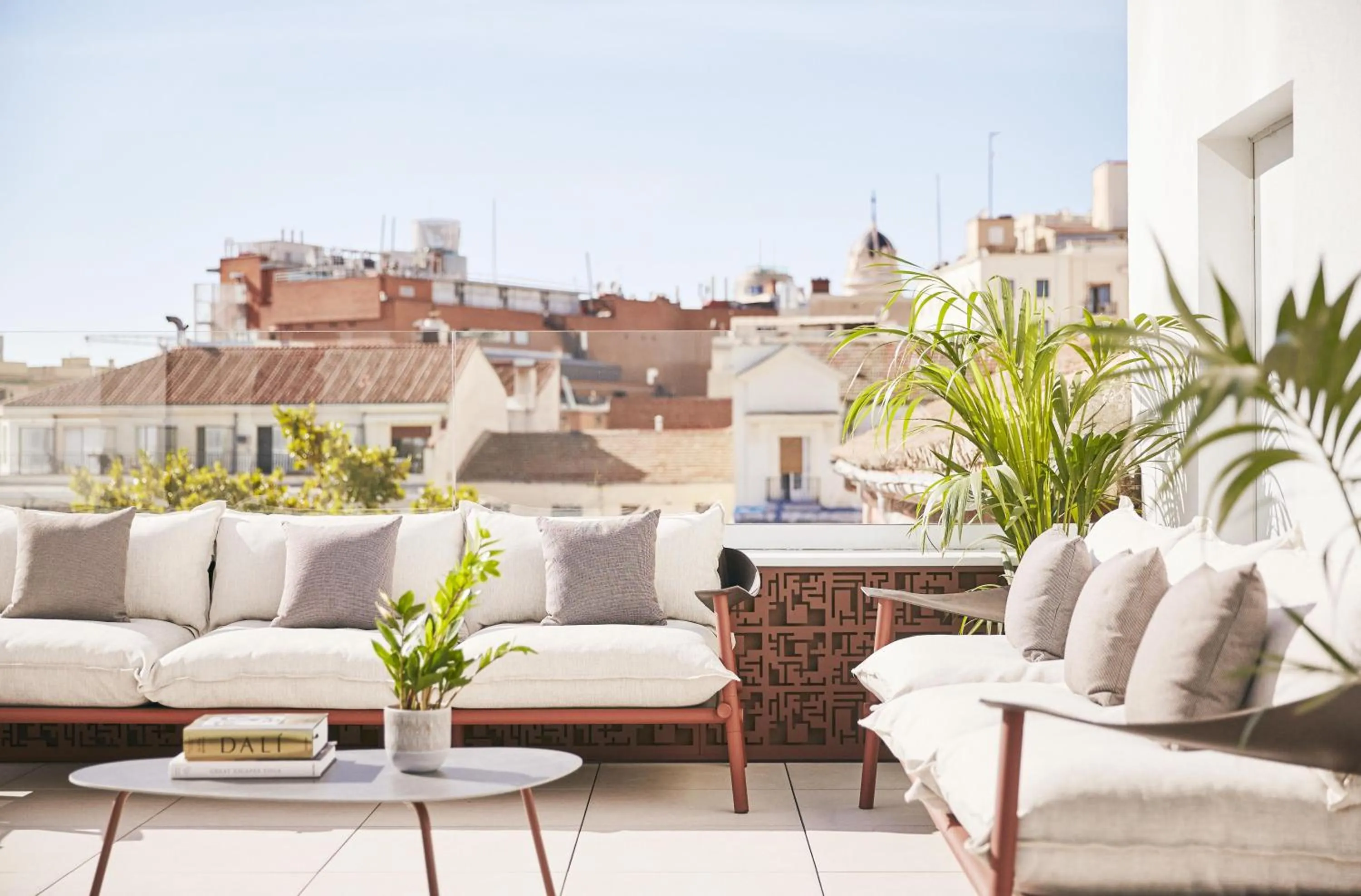 Photo of the whole room in Thompson Madrid, by Hyatt